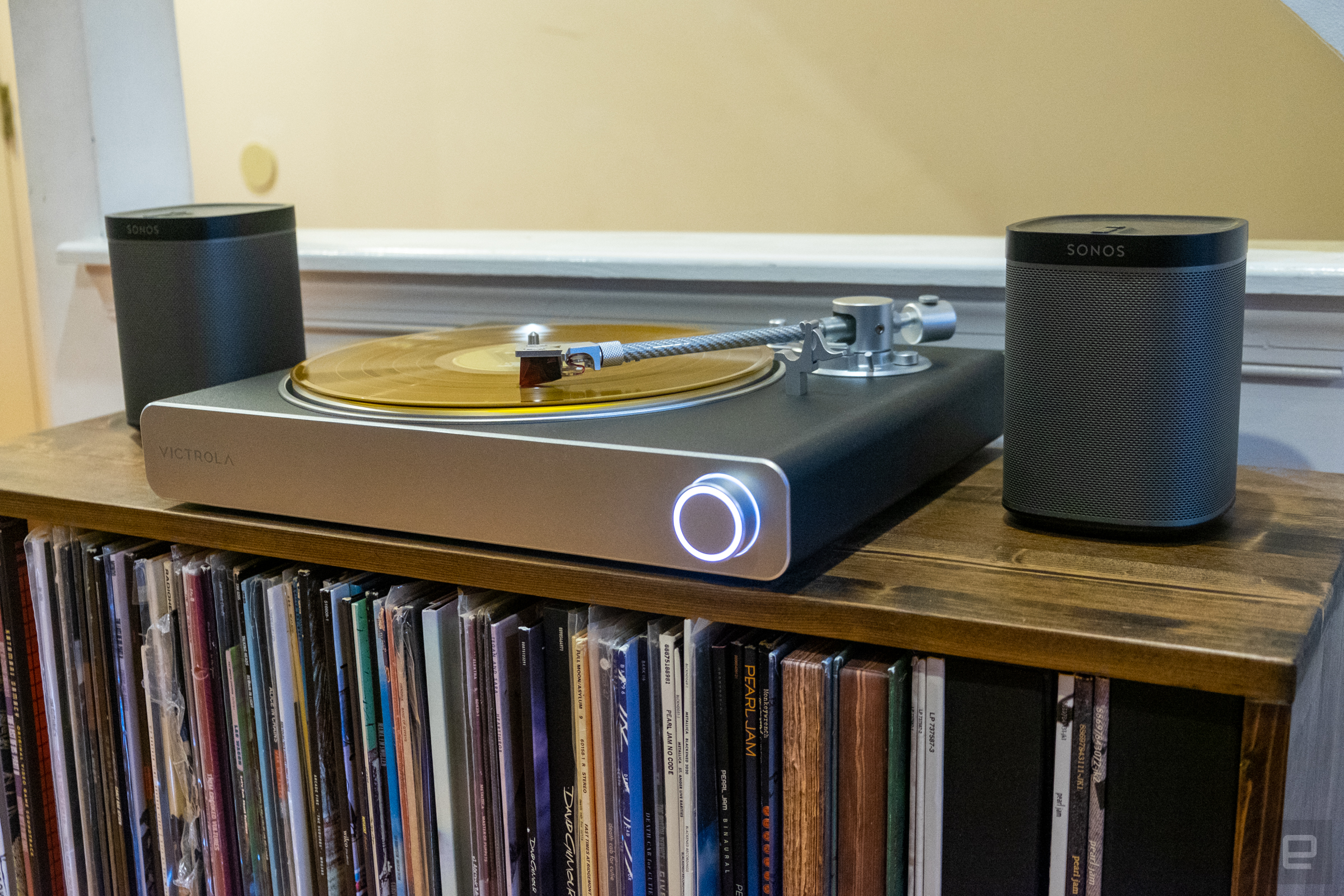 Victrola’s Stream Carbon turntable works seamlessly with Sonos, at a price