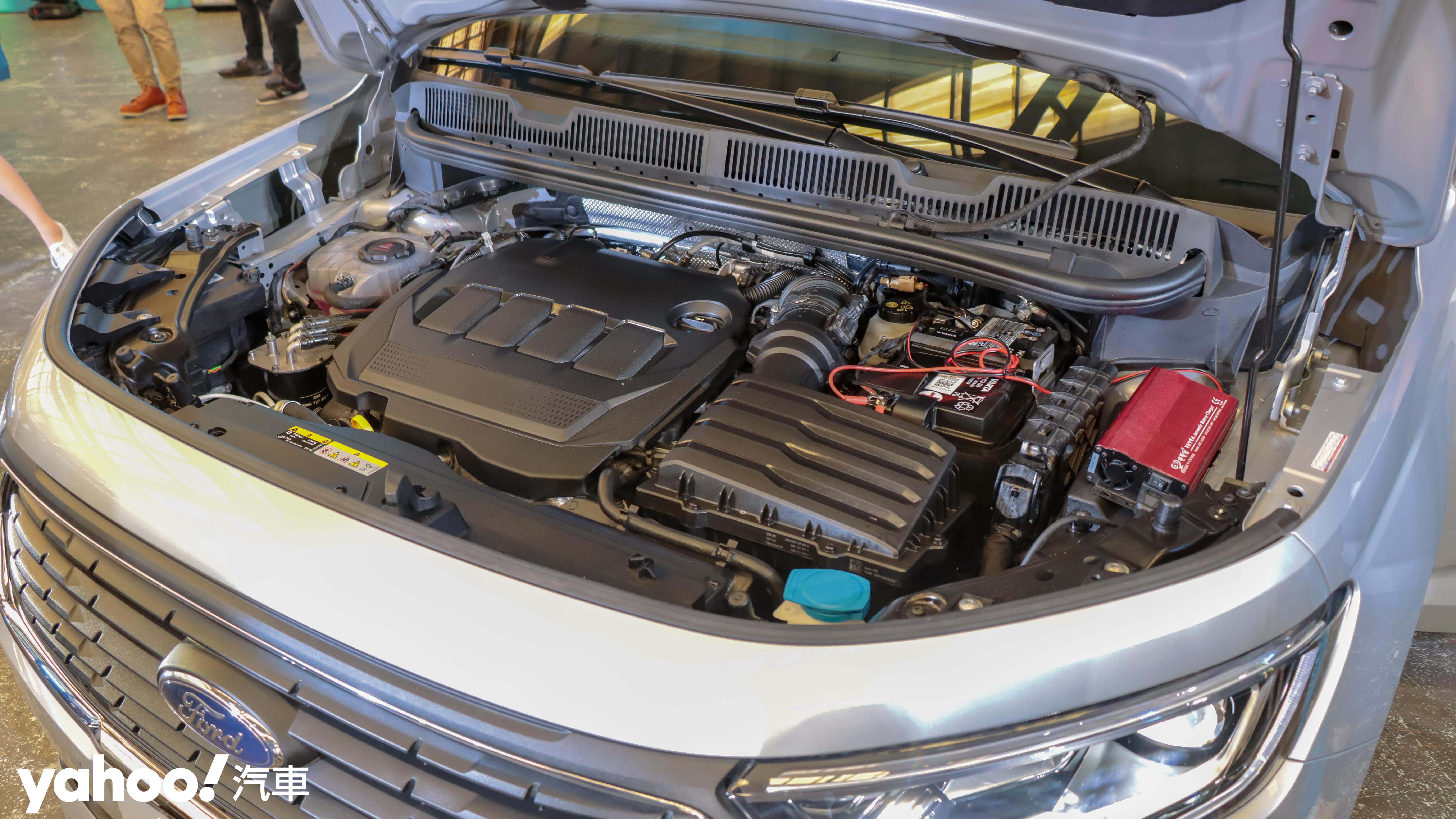 核心搭載的2.0升EcoBlue渦輪增壓柴油引擎，擁有出色的20.9km/L平均油耗表現。