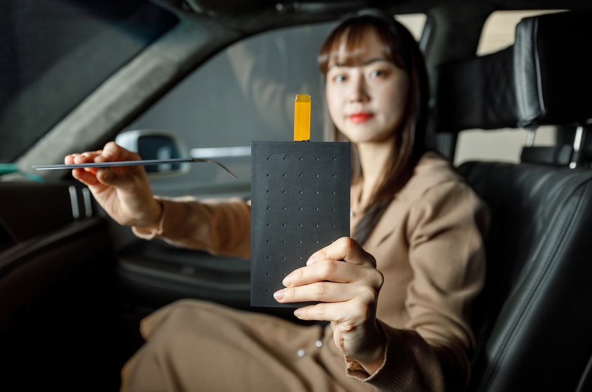 LG Display announces thin and light speakers that can be hidden in car interiors