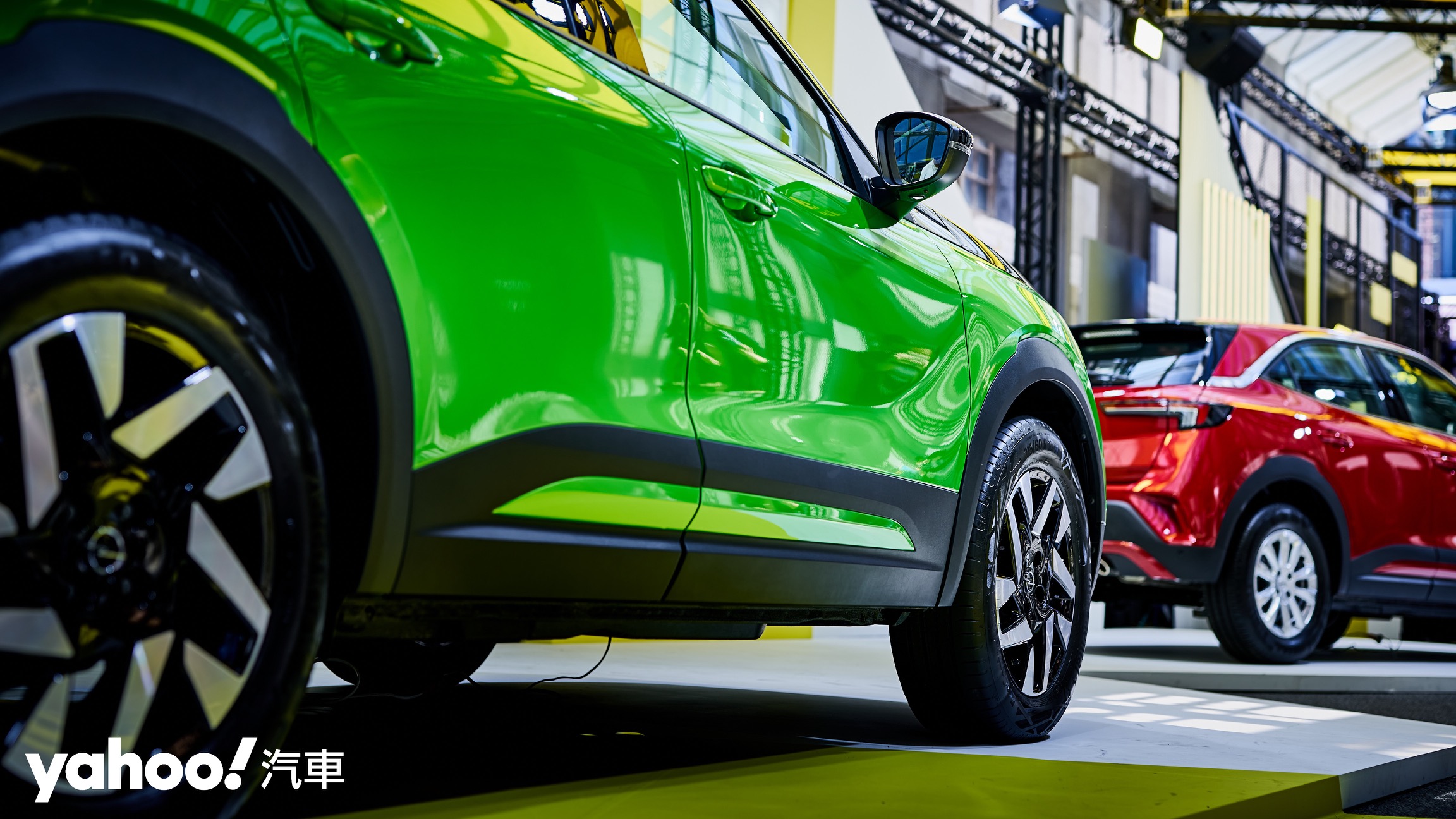 燃油雙車型分別以16吋與17吋輪圈提供不同車款風格及行駛感受。