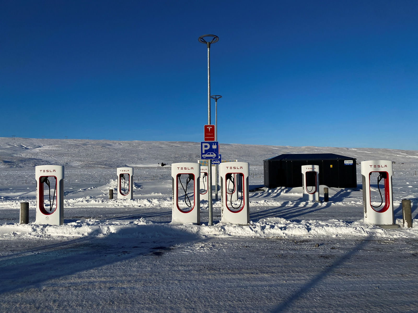 Tesla pushes their chargers to the new “North American standard” – Engadget 中文版