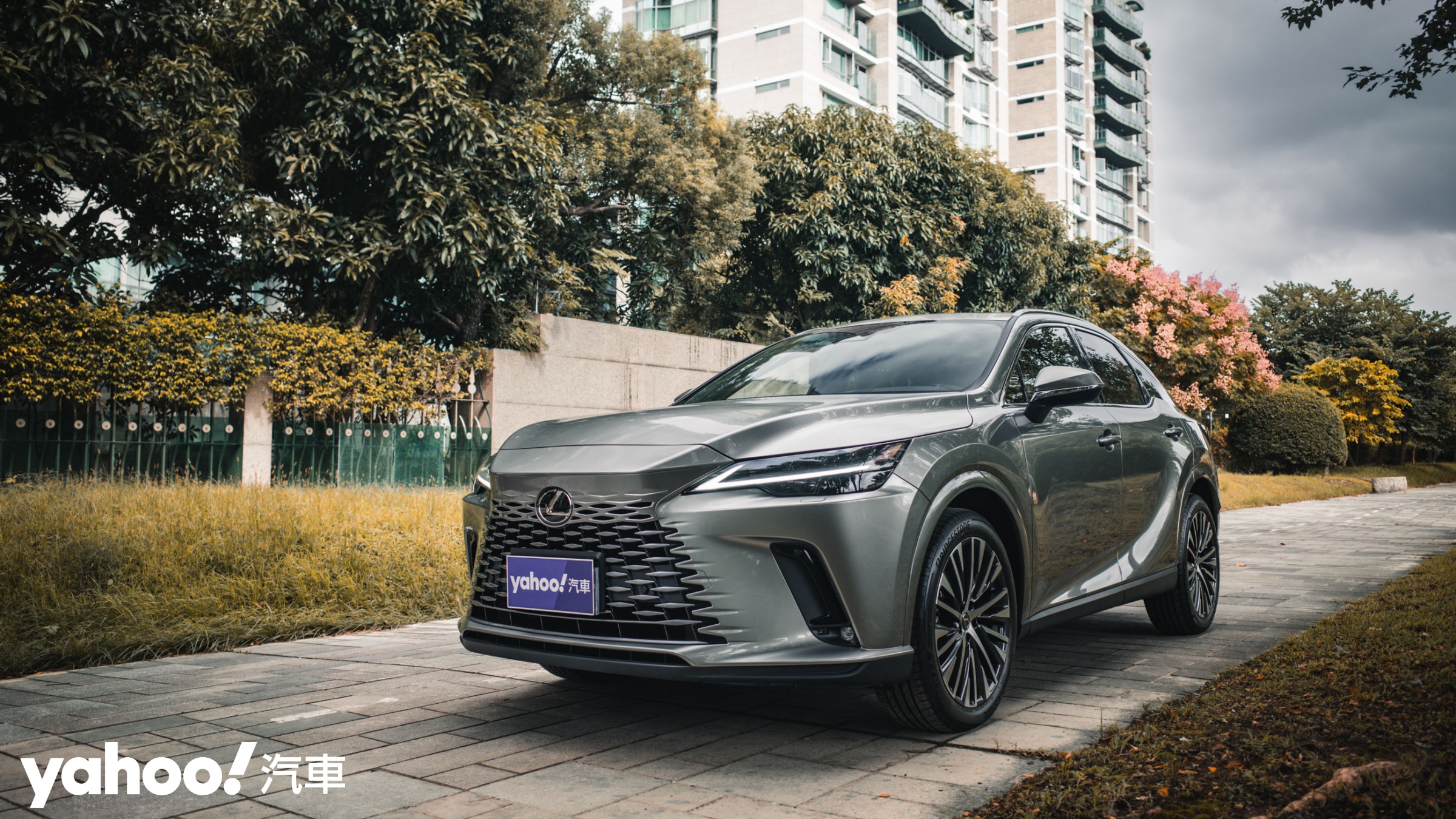 2023 Lexus RX350頂級版都會試駕！全副武裝真能再受青睞？！