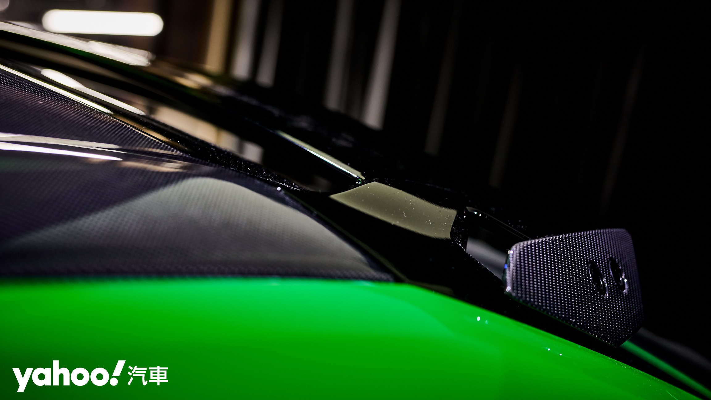 啟發自Aventador的延伸尾翼連同車身其他部件共可創造38%下壓力提升。