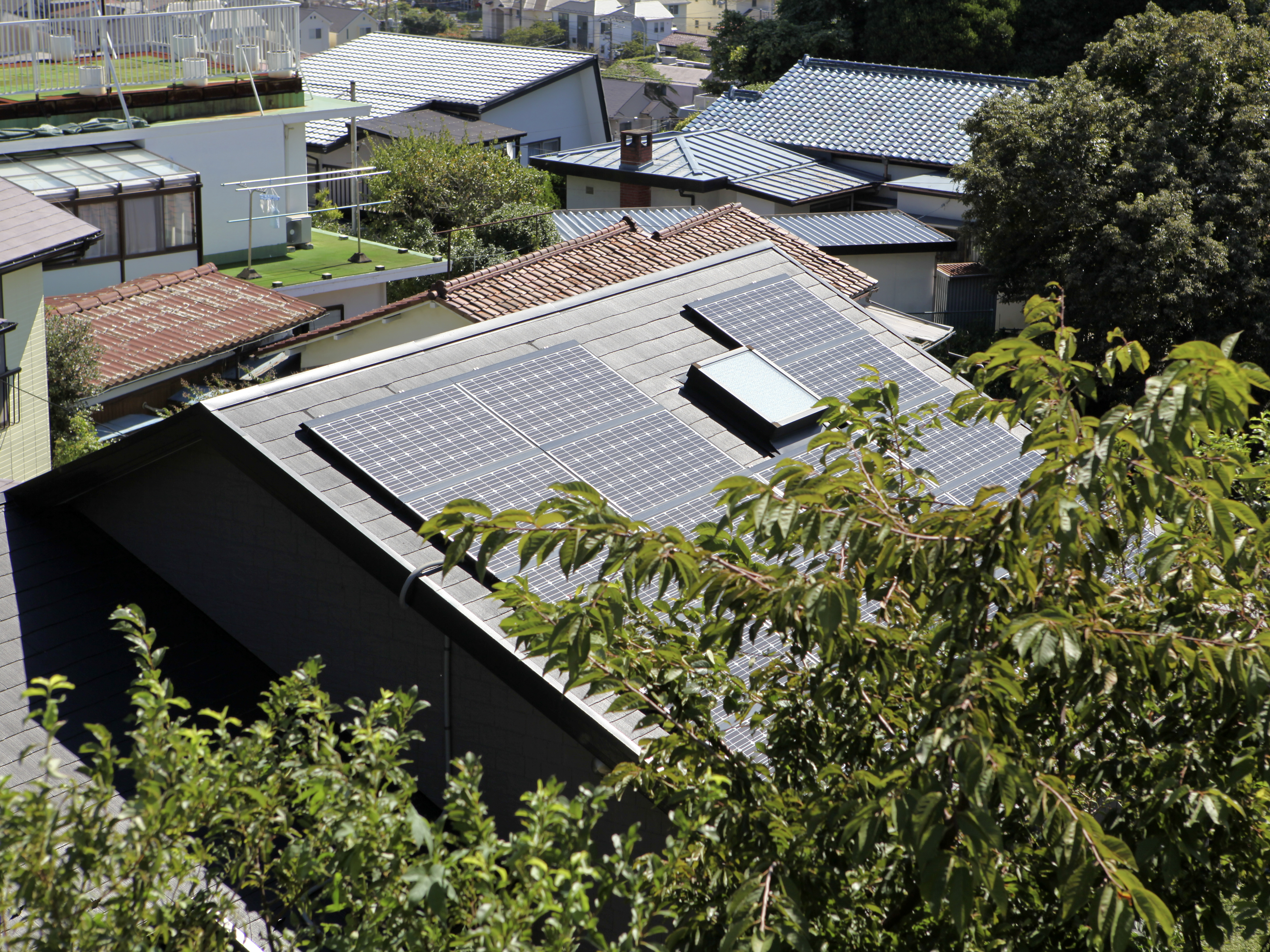 Tokyo to require new housing projects to install solar panels from 2025