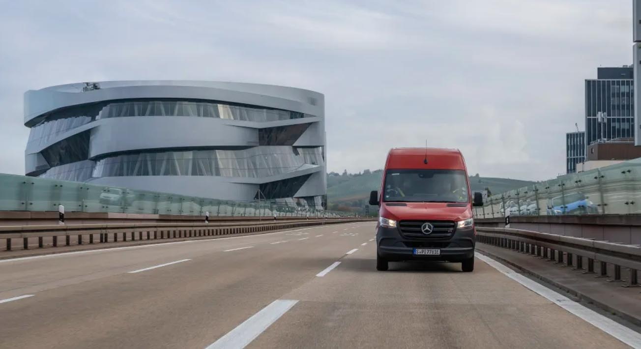 圖／全新Mercedes-Benz eSprinter純電箱型商旅最近正式曝光，雖然目前還只是原型車，但這次續航表現也很不錯，經原廠在德國實際上路測試，充飽一次電力約可跑475公里。
