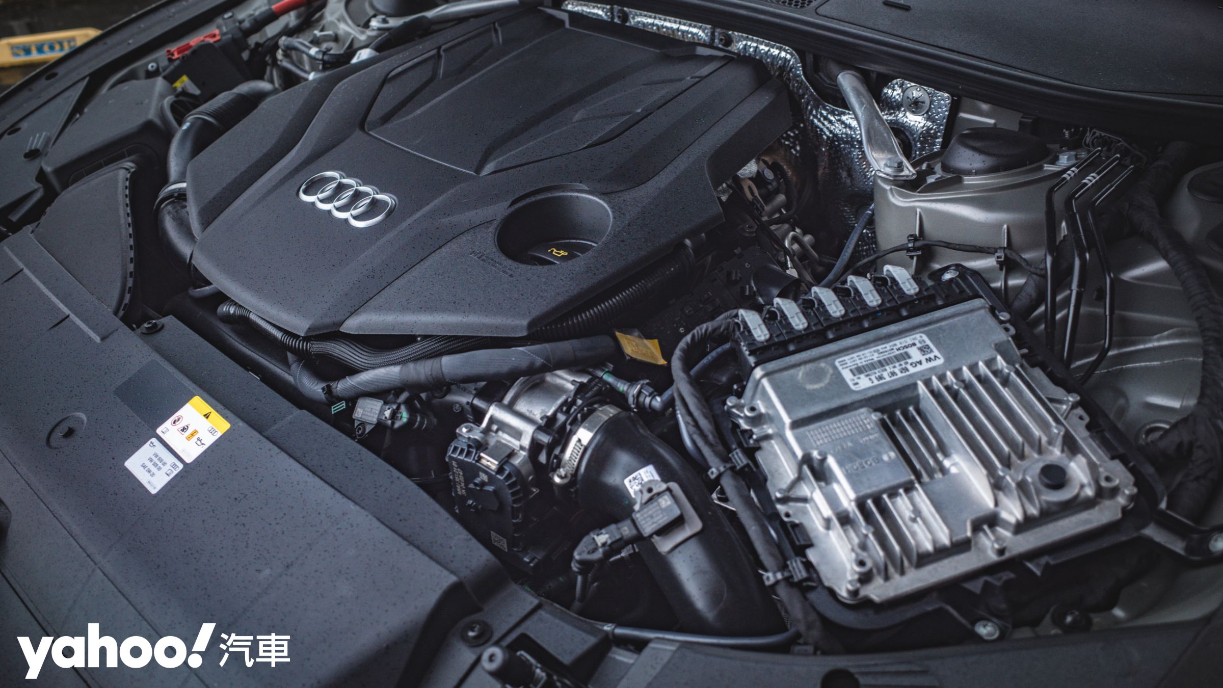 飽滿的引擎室，55 TFSI quattro帶來零百加速5秒整的實力。