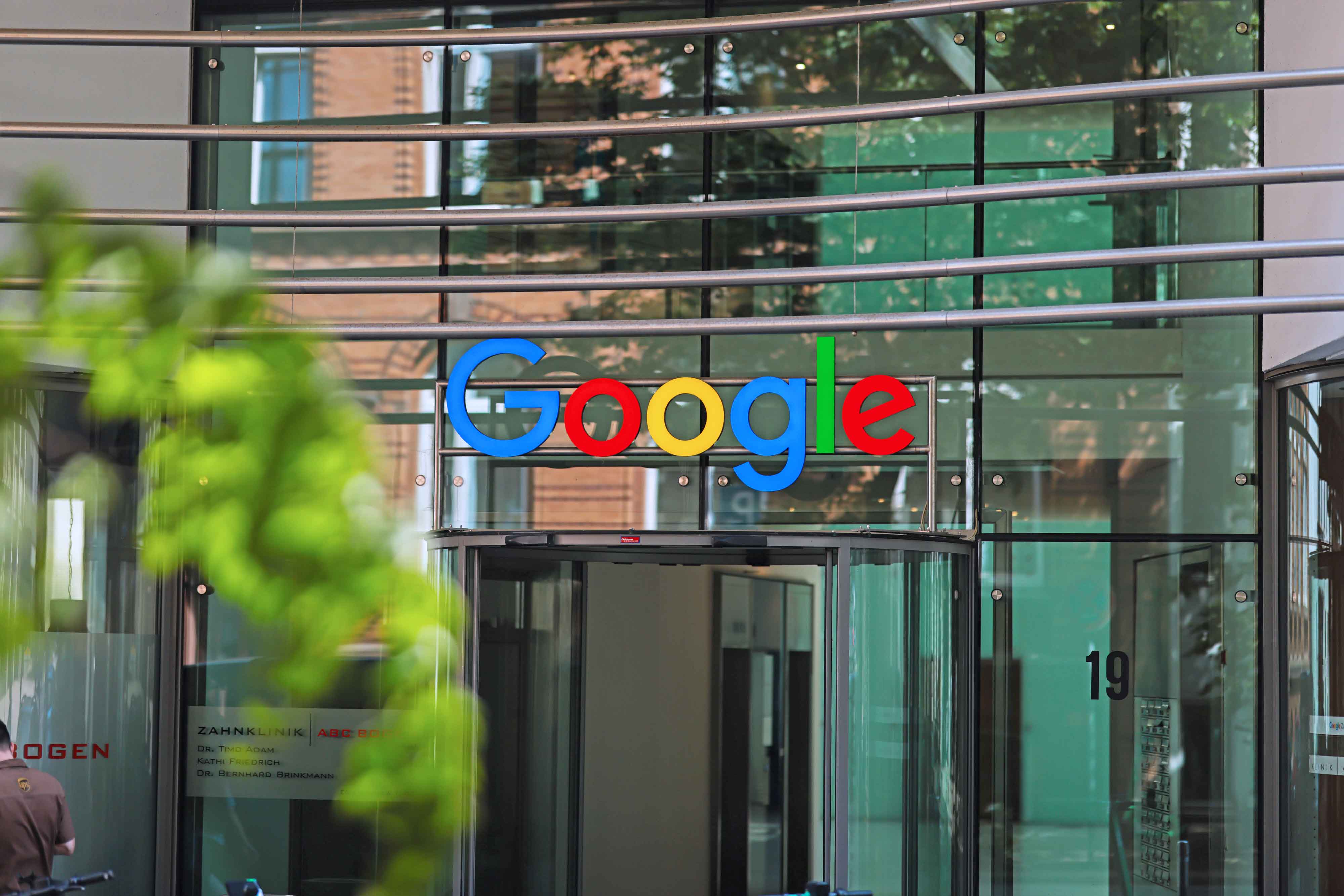 Google agrees to provide clearer information on its services to EU users