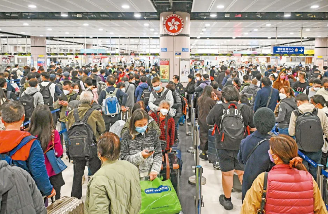 Last year’s wave of passport renewals hit a record high for three consecutive months. In the first 9 days, 207,000 went north and 140,000 went south. Huanggang and Luohu will reopen in the next stage.