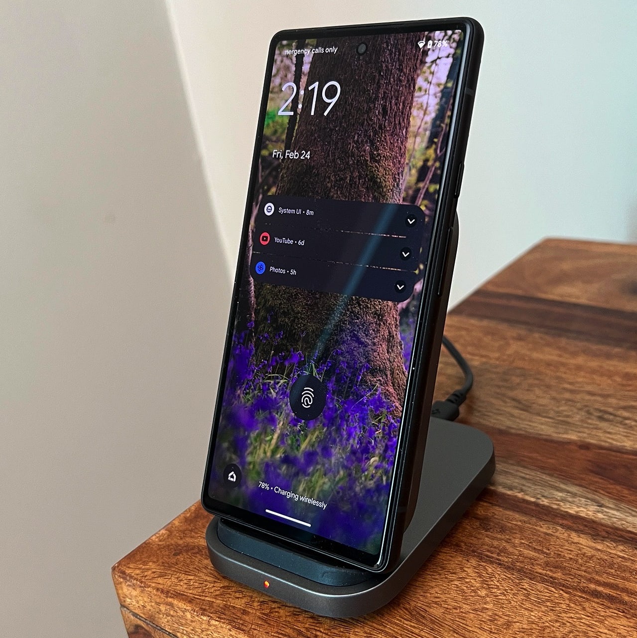 Spigen 15W Super Fast Wireless Charger Stand - Designed for Samsung