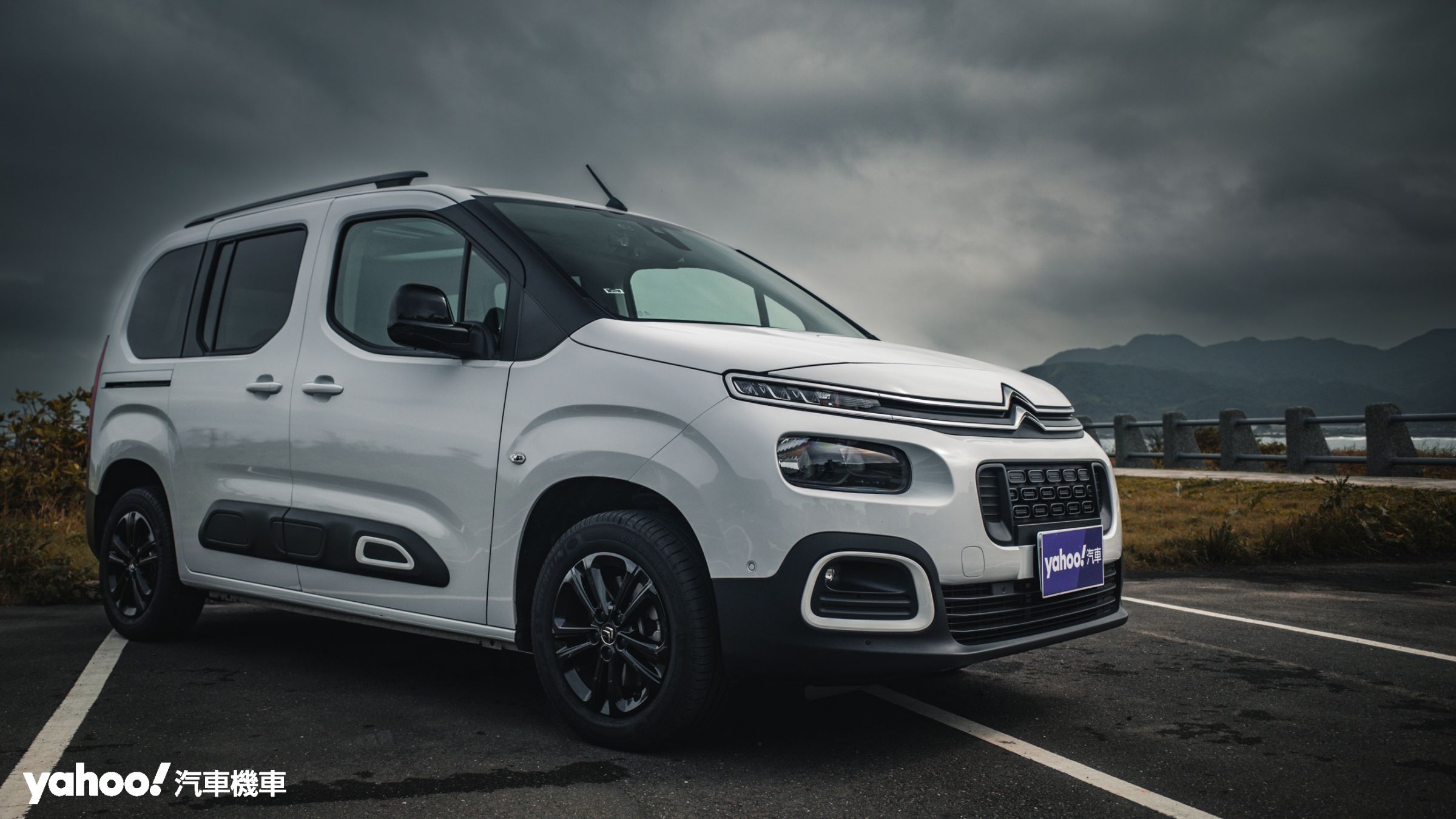 2023 Citroën Berlingo Feel M五人座Modutop全景玻璃車頂版試駕！潮玩生活另一鉅獻？！