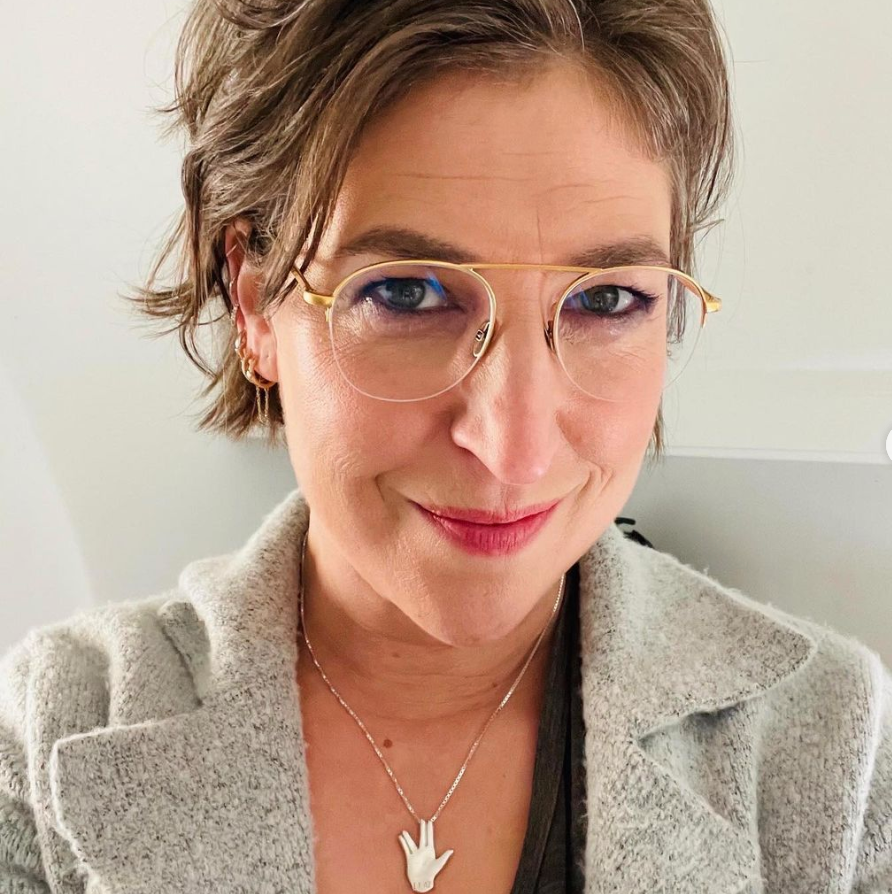 Mayim Bialik pays tribute to the late Leonard Nimoy with a special ‘Live Long and Prosper’ pendant on the ‘Star Trek’ star’s 92nd birthday