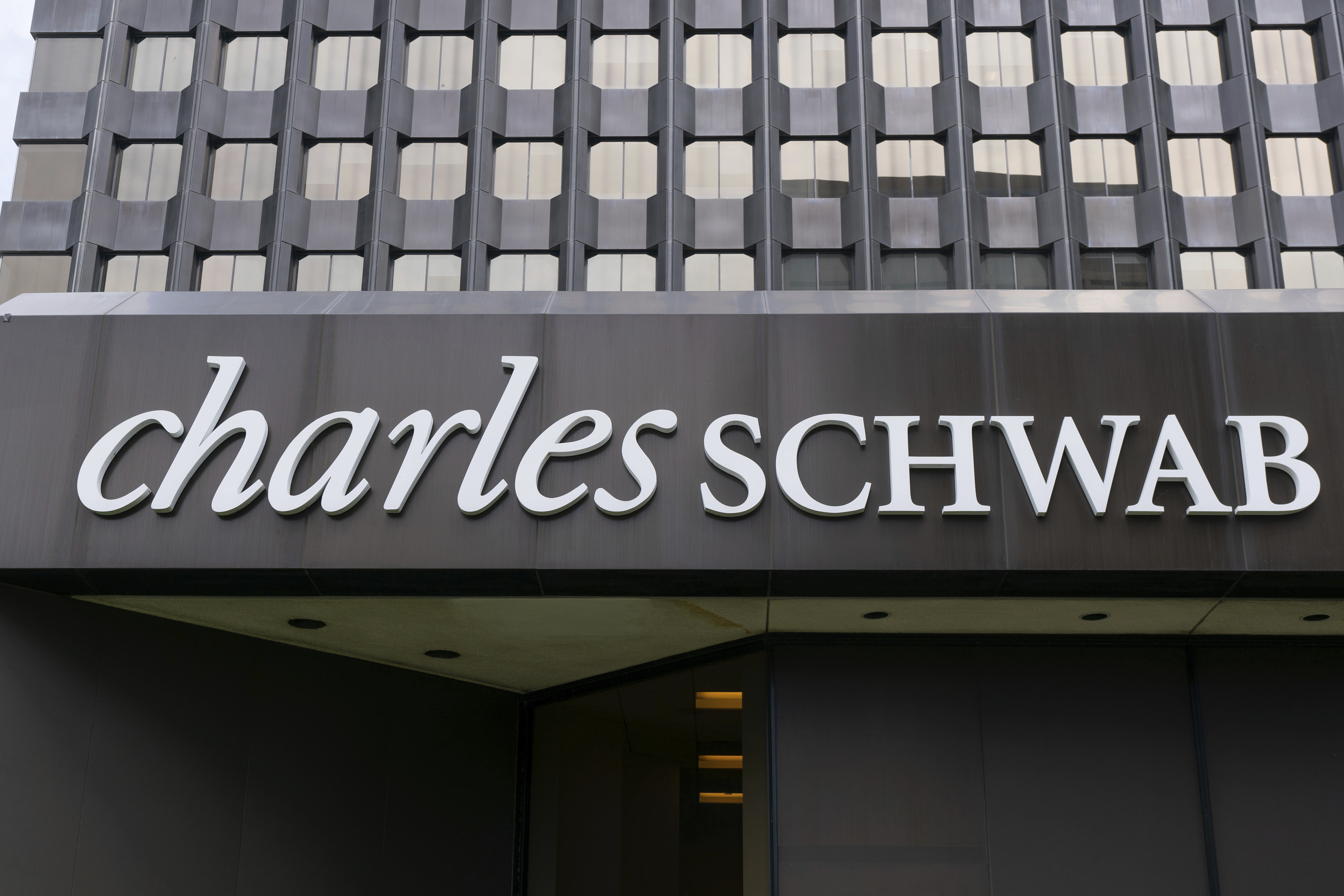 Charles Schwab exceeds expectations while State Street tumbles