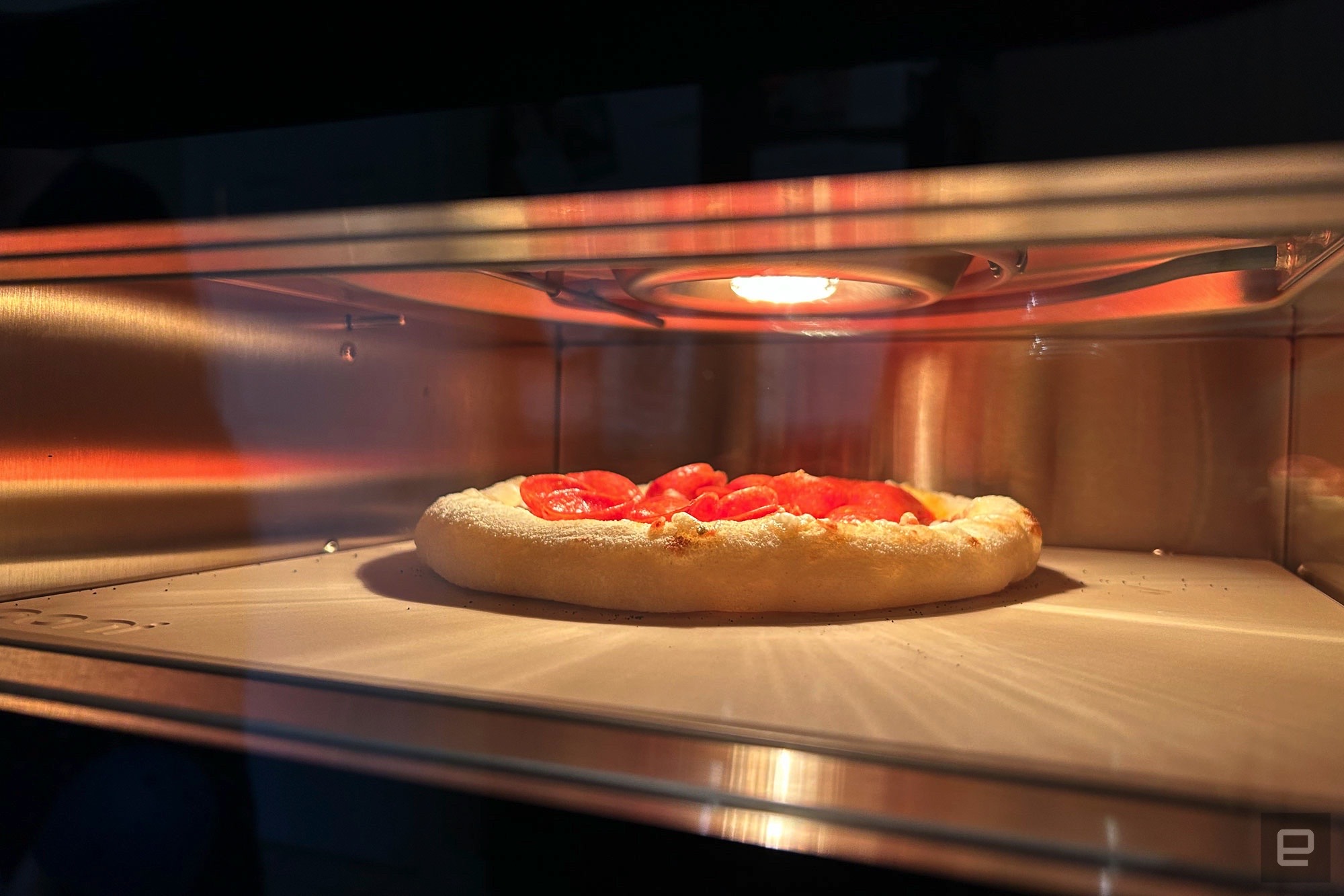 Ooni Volt 12 Test: Pizza drinnen feiern