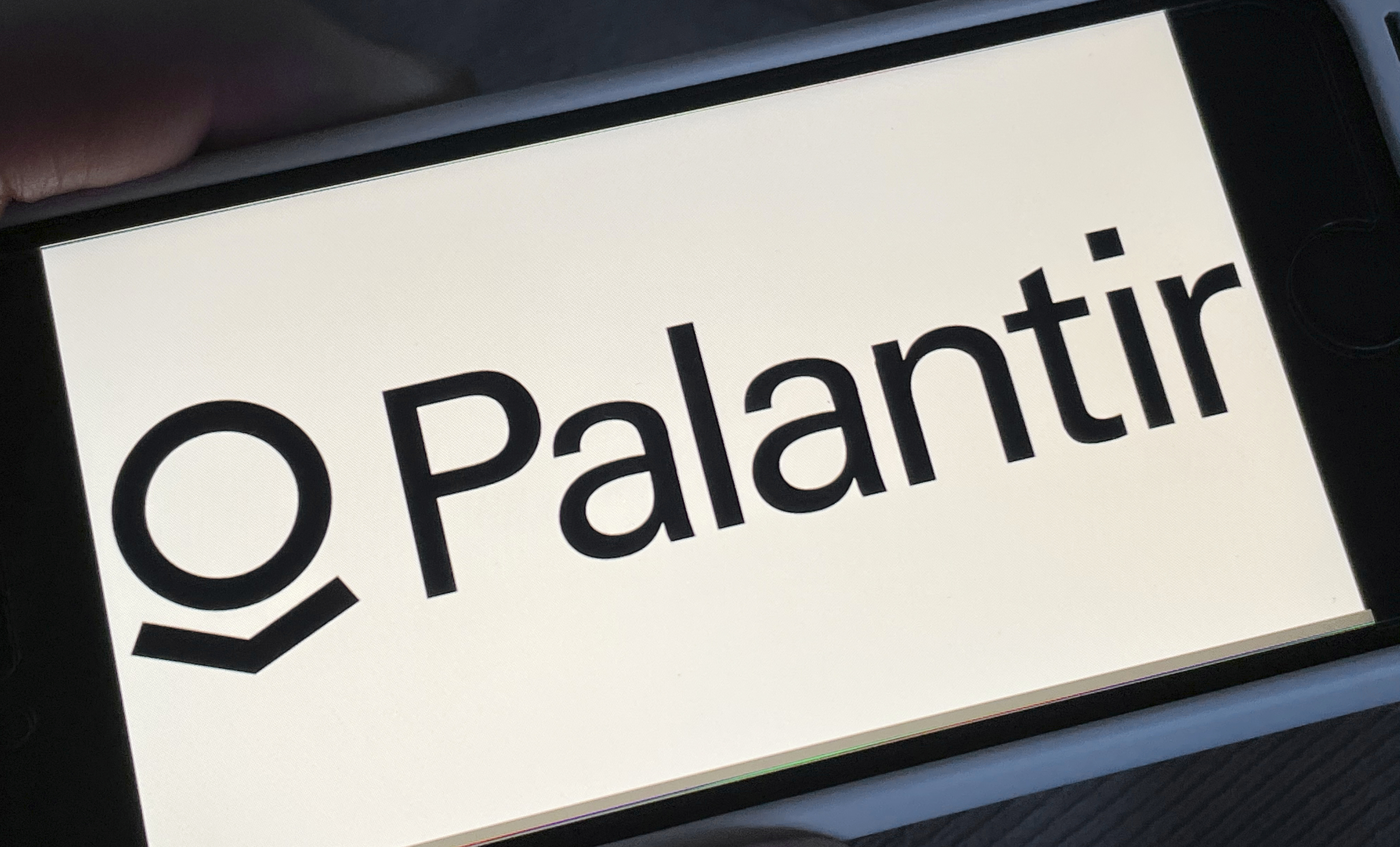 Palantir raises 2024 forecast on robust AI demand