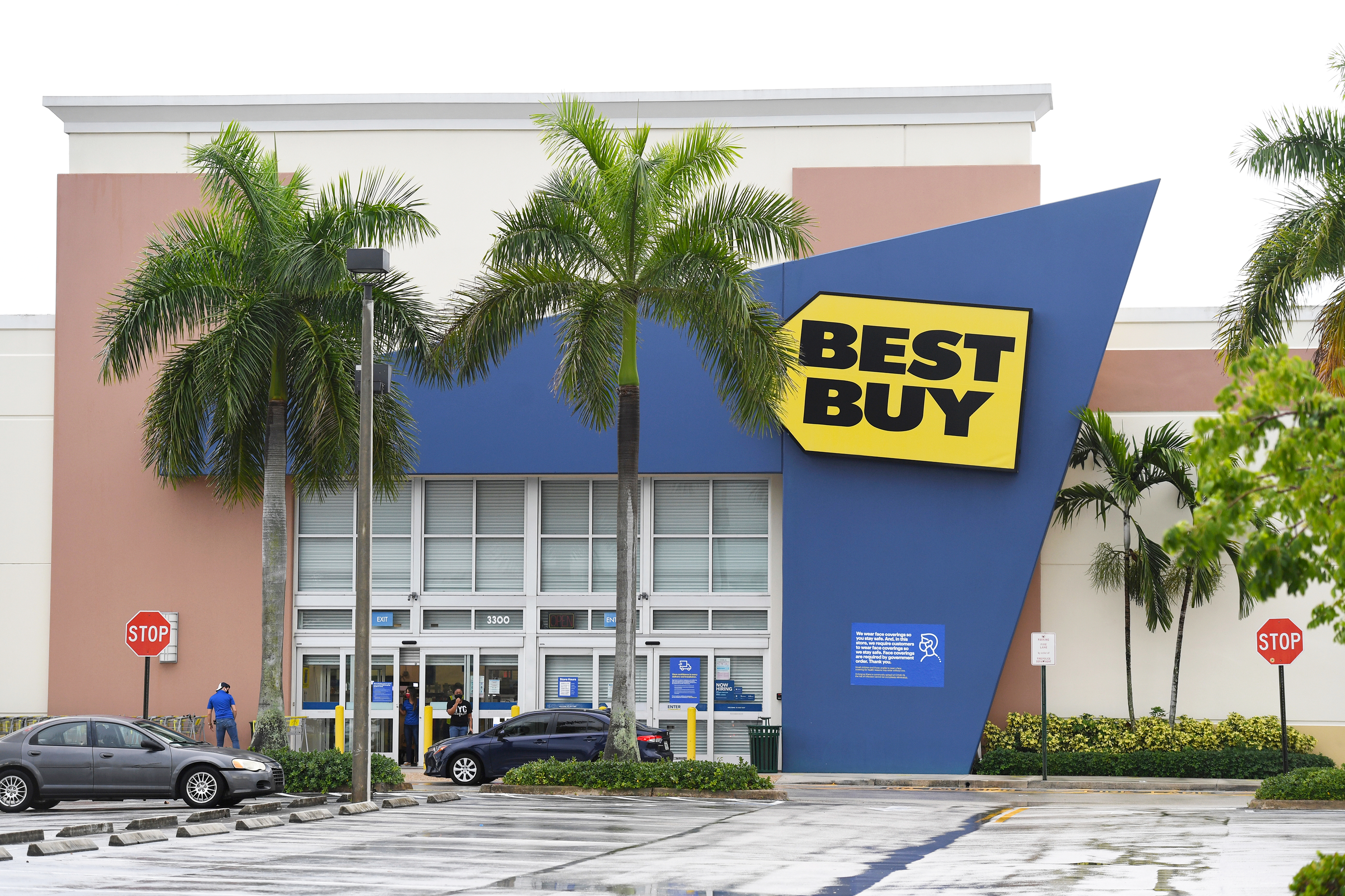 Best Buy’s new recycling program will let you mail in your old electronics