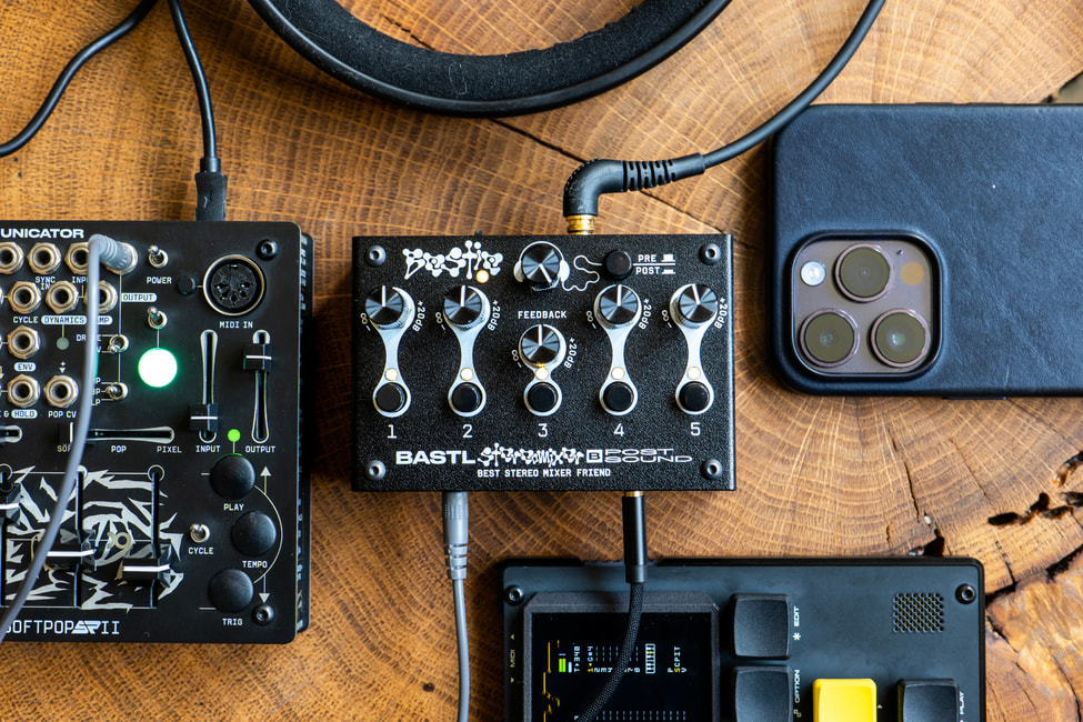 Bastl Instruments 推出具有独特饱和度控制的迷你立体声混音器