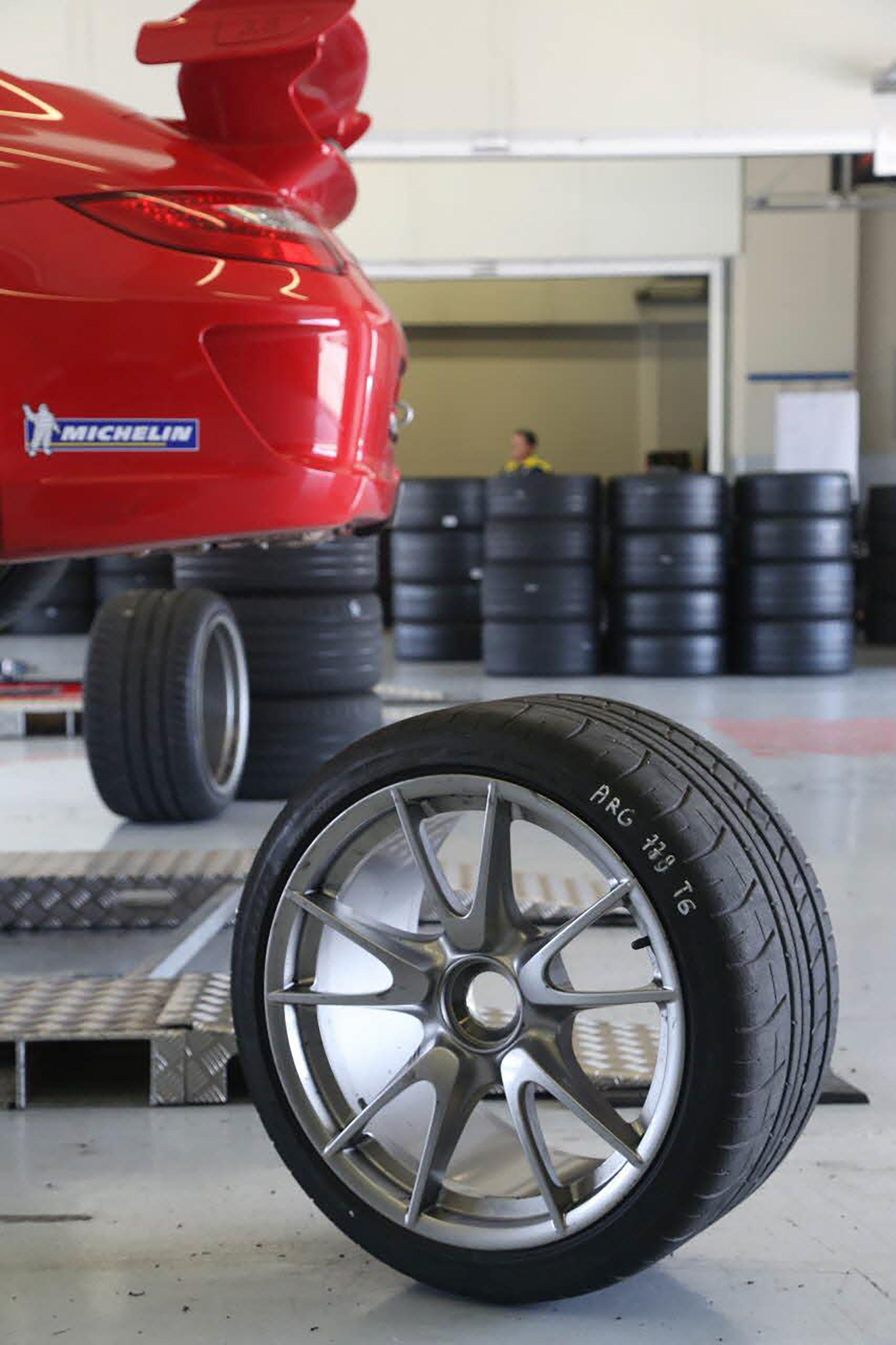 更換輪胎與輪圈時必需留意車輛的規格，以免裝不進輪拱內。圖片來源：Michelin