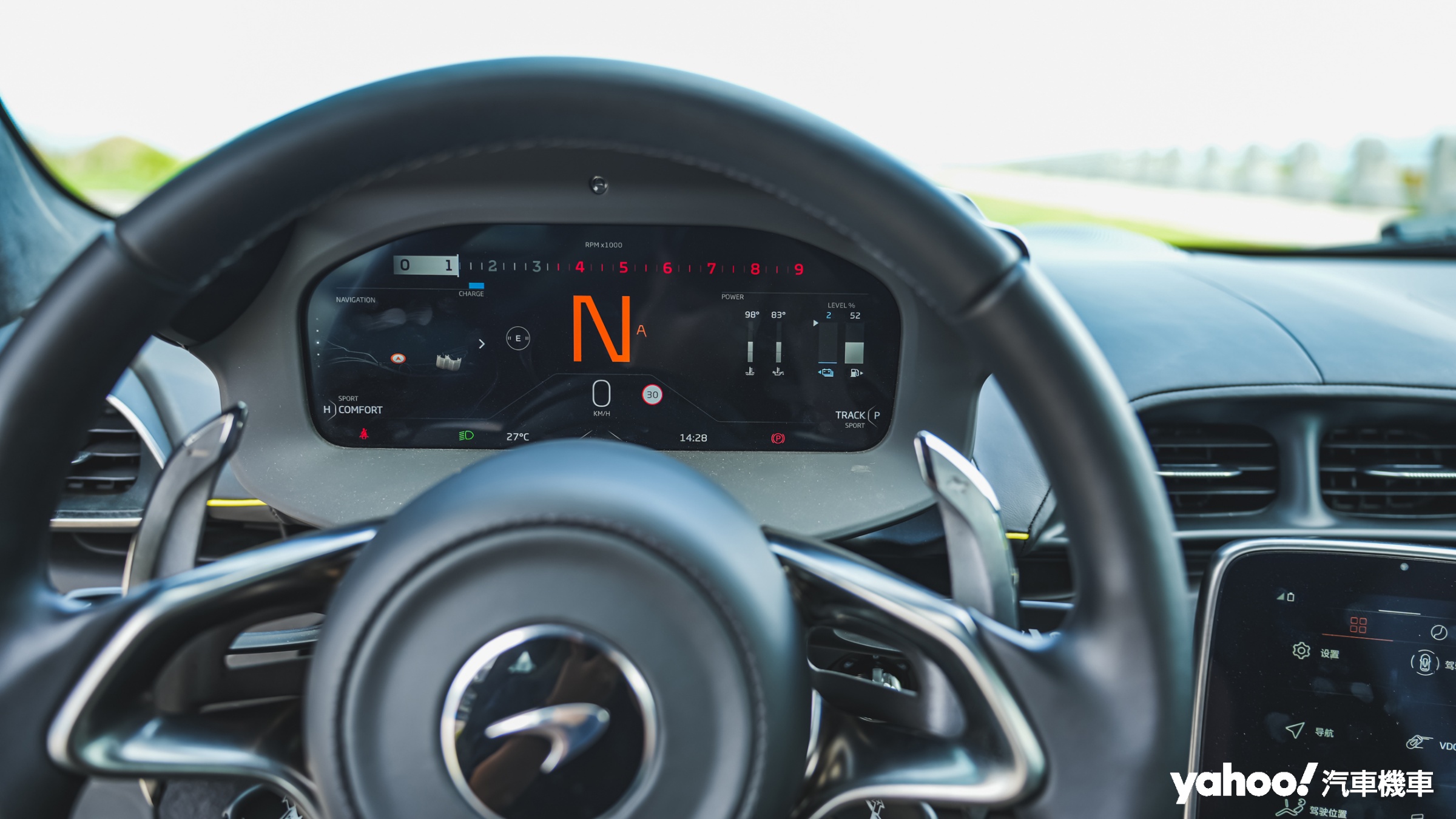 質感十足進化的駕駛介面，也在數週前的750S中獲得驗證。