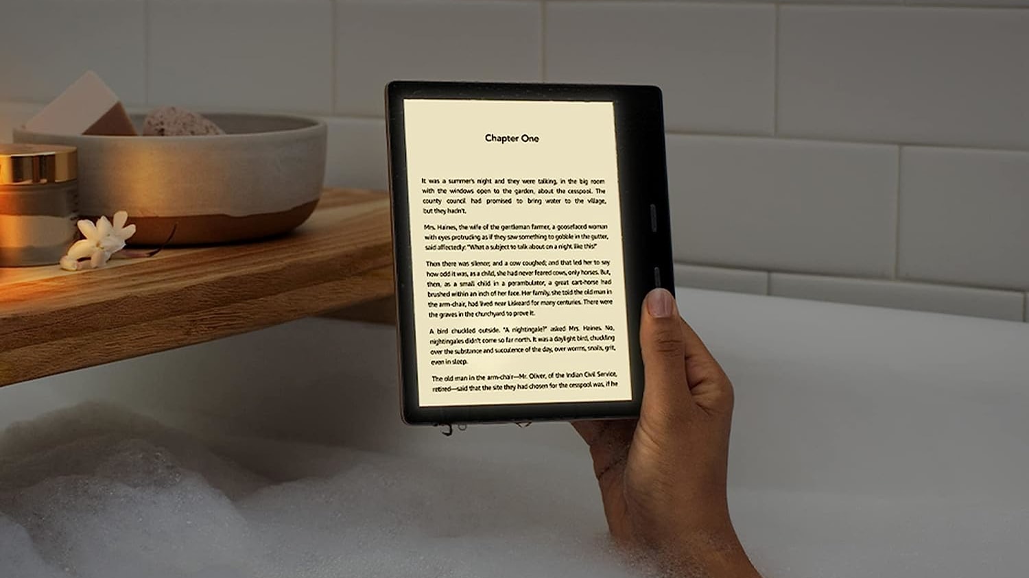 Kindle Oasis – With 7” display and page turn buttons