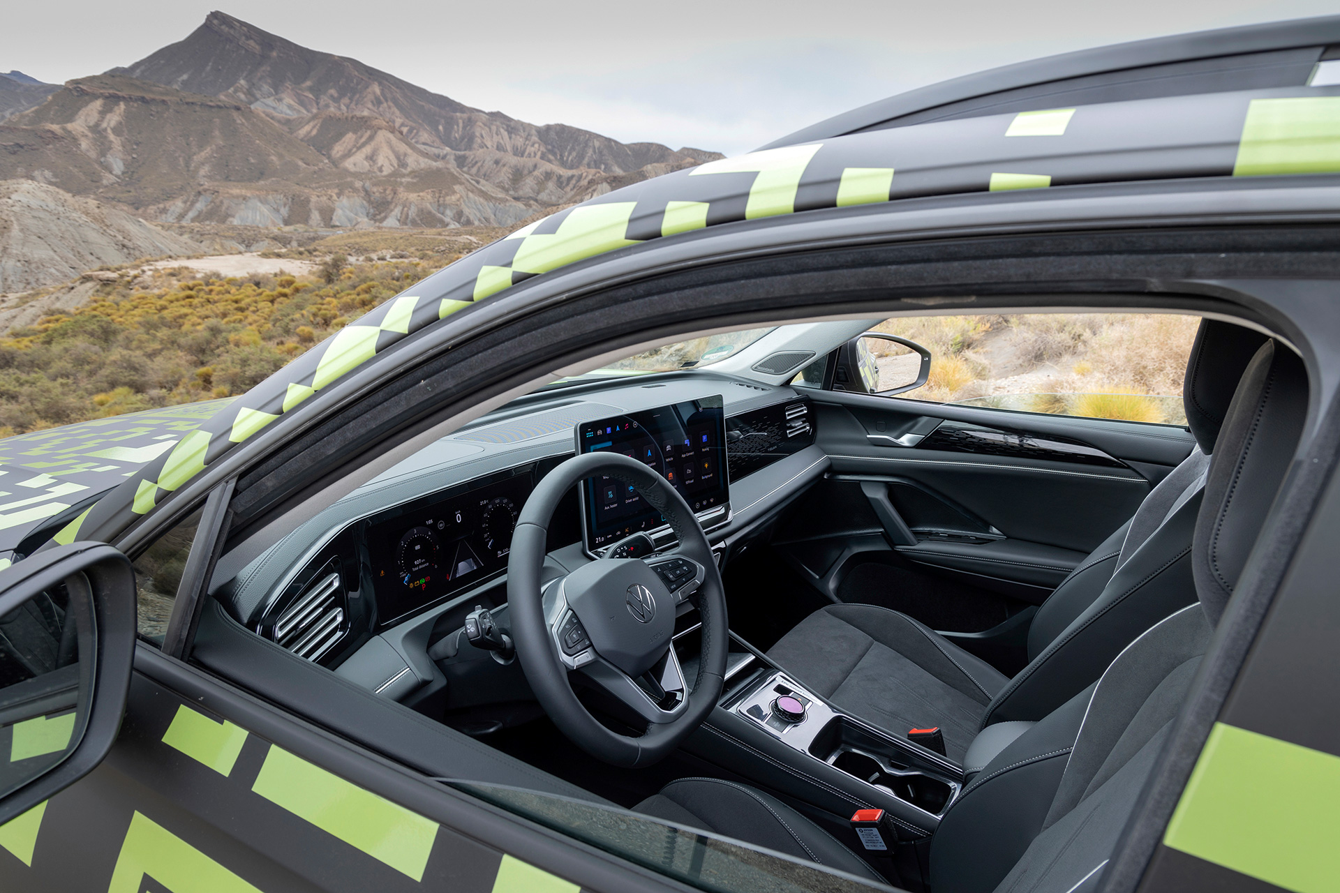 2024 VW Tiguan interior