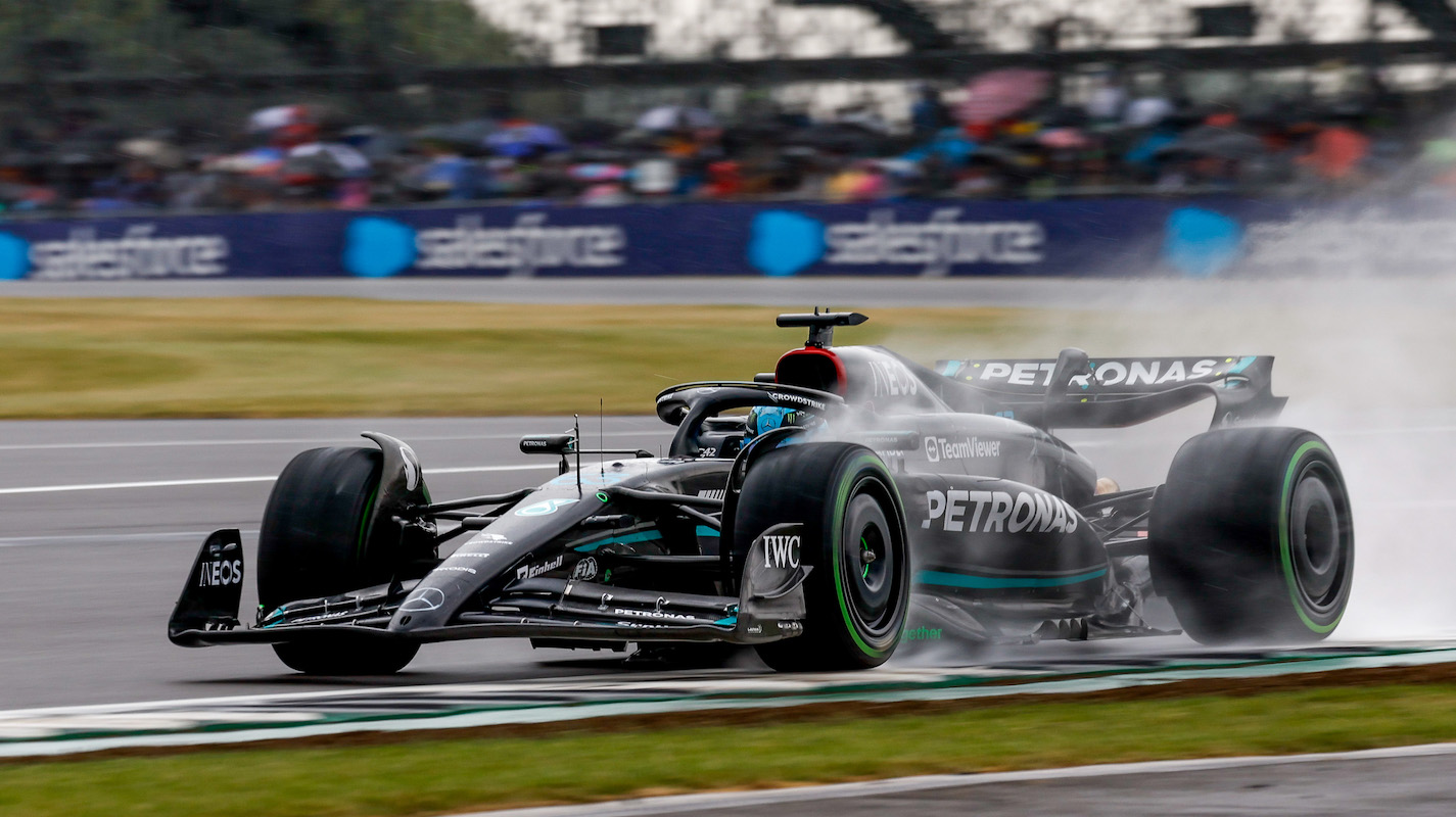 匈牙利GP自由練習一Russell雨中最快Perez撞車