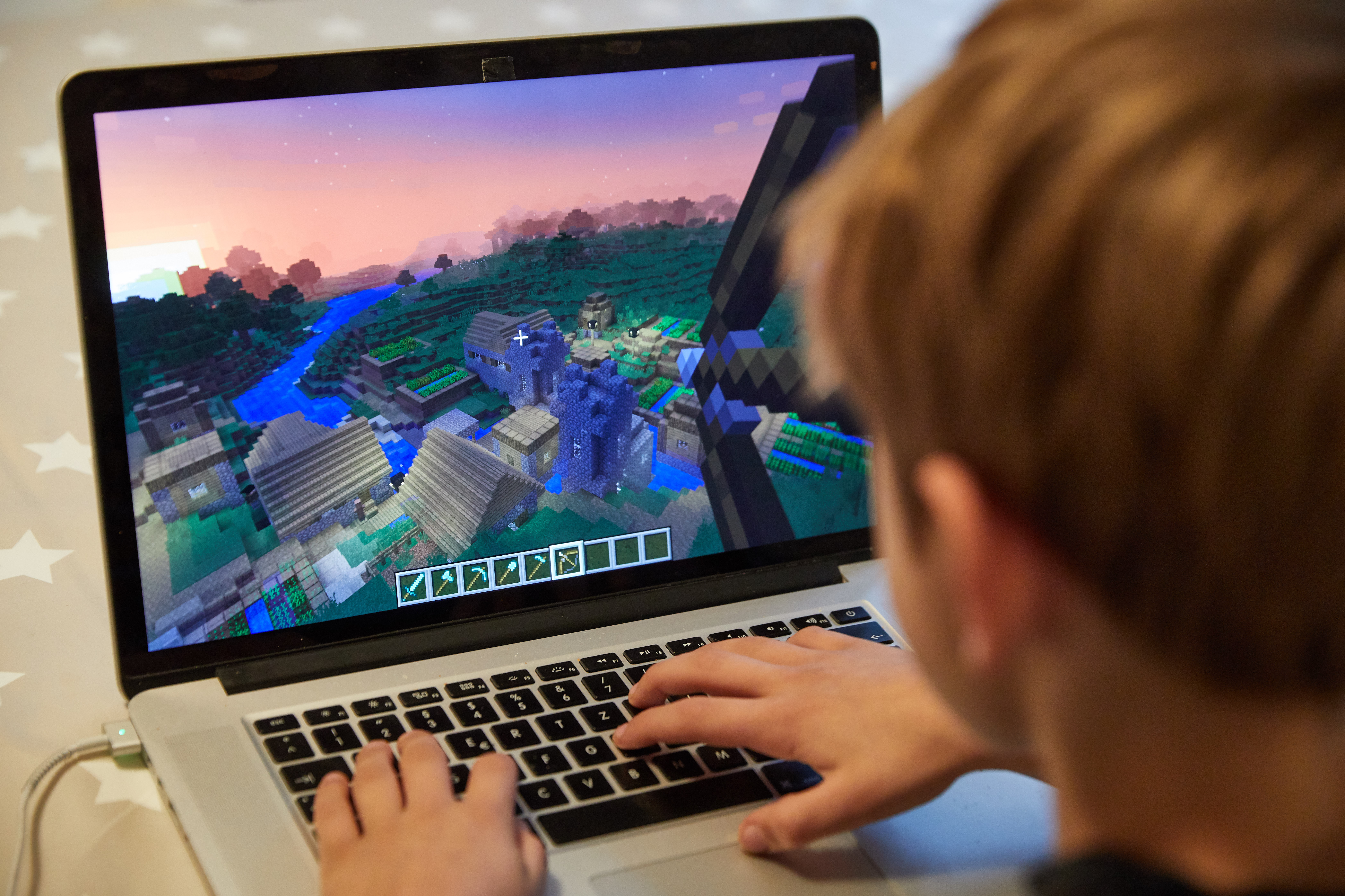 'Minecraft' mod exploit lets hackers control your device
