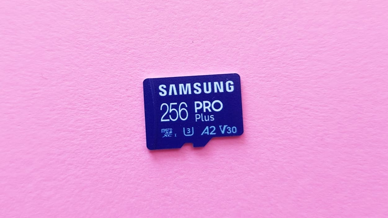 SAMSUNG PRO Plus microSD Memory Card + Adapter