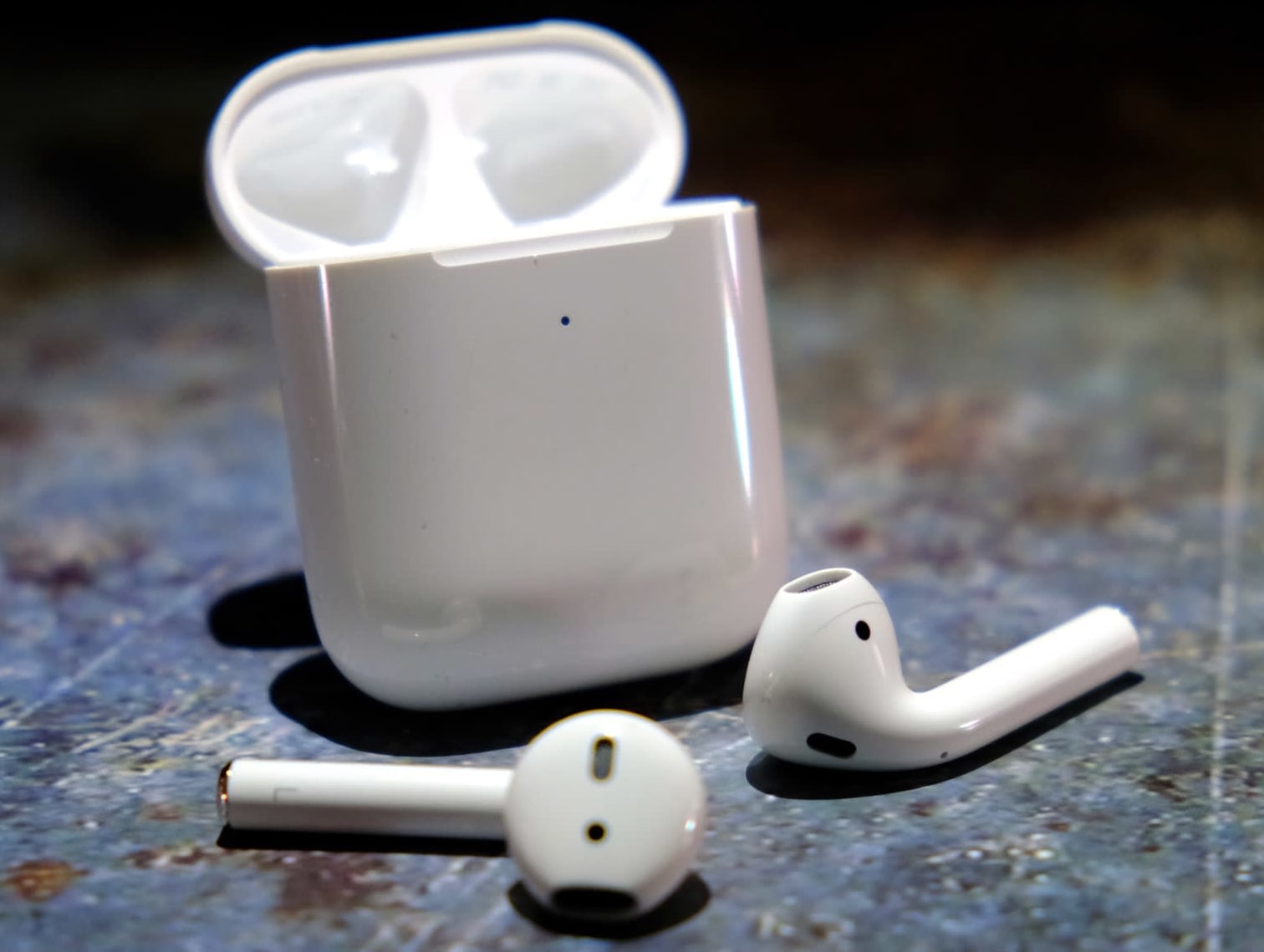 Apple AirPods (2nd gen)