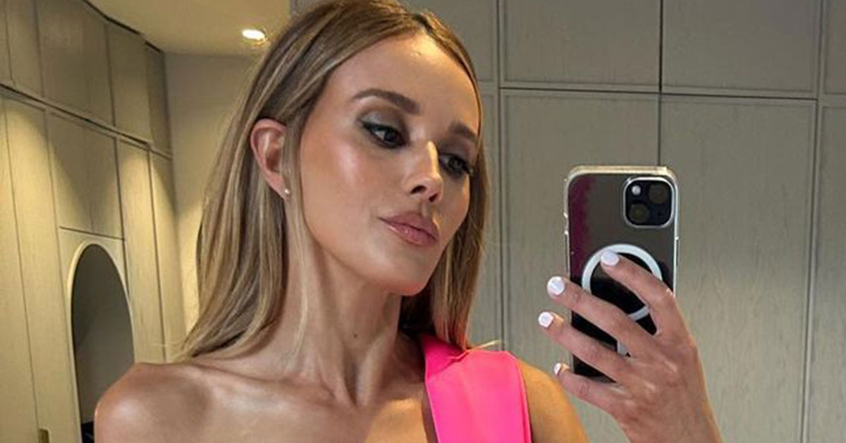 How Bec Judd's skin tight one piece sparks distasteful comments, roasts