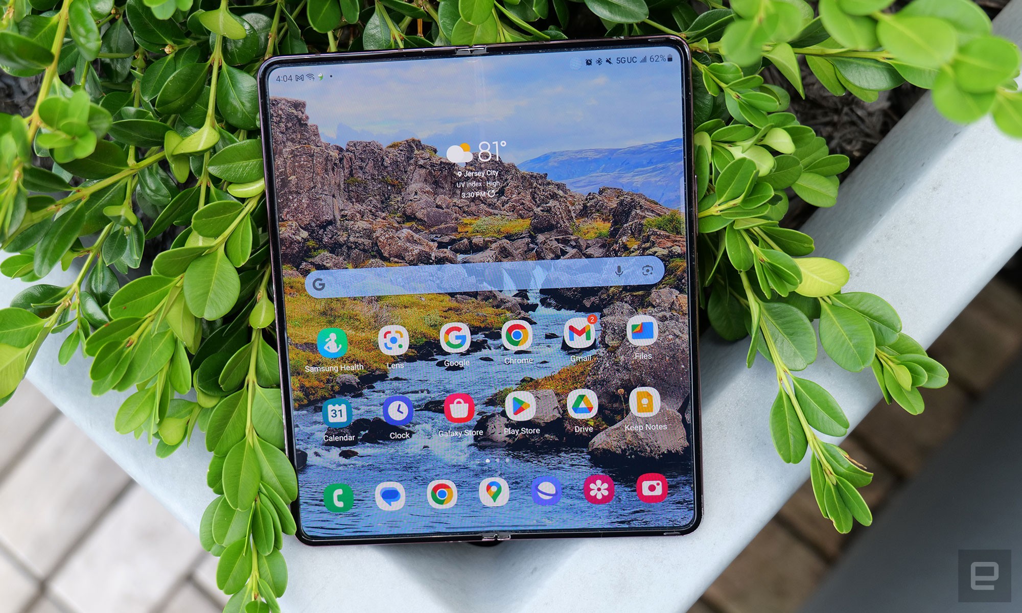 <p>Photos of a Samsung Galaxy Z Fold 4 after one year of ownership without a case.</p>
