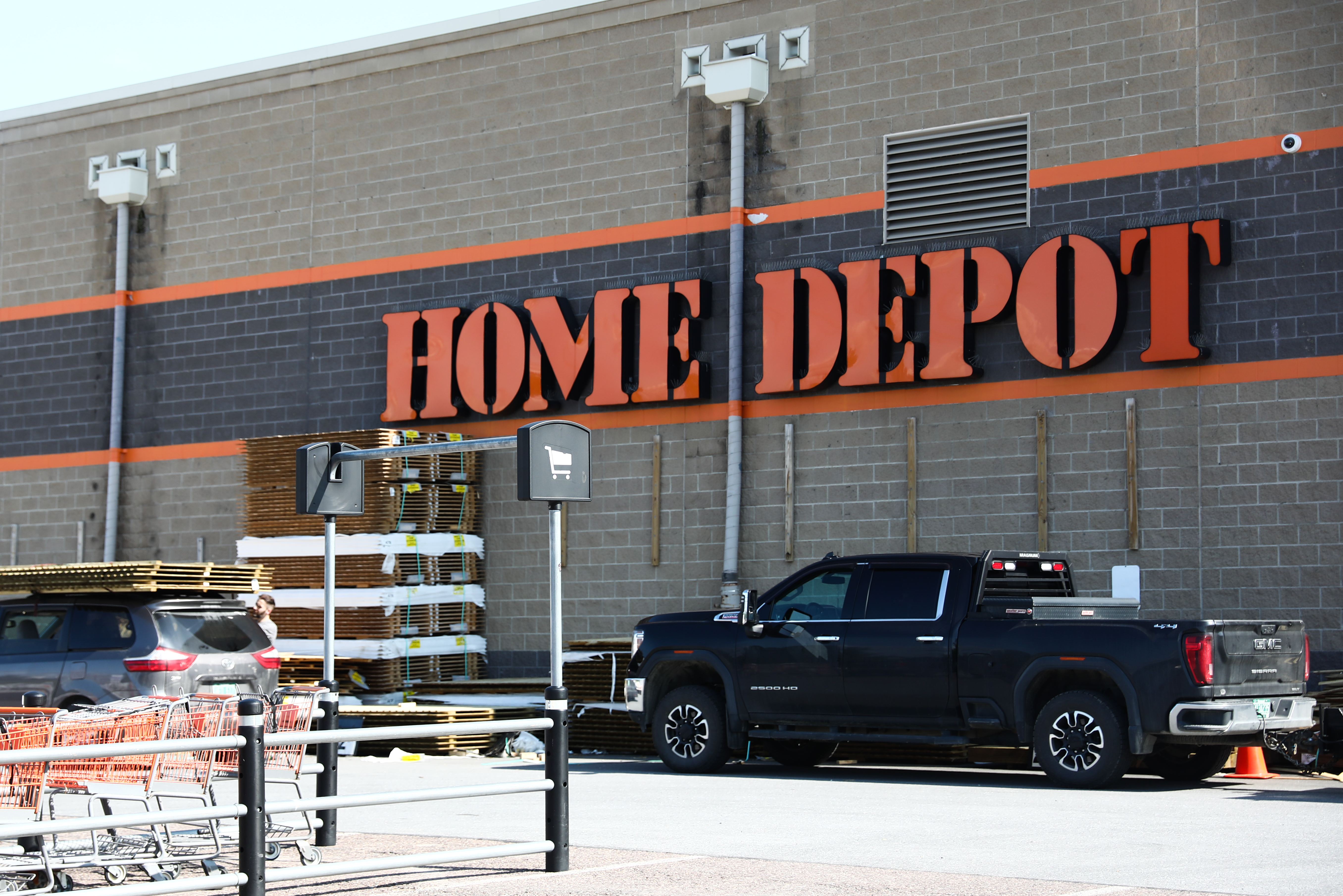 Home Depot undergoing a year of 'moderation', says CEO after earnings report