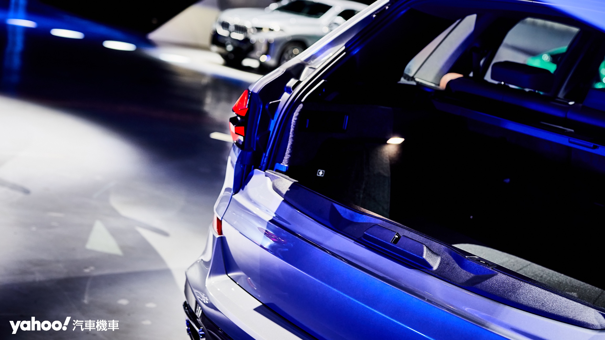 BMW X5為中大型SUV架構而更重視空間機能，所採用的上下雙開式尾門設計一直是相當受到歡迎的重點配備。
