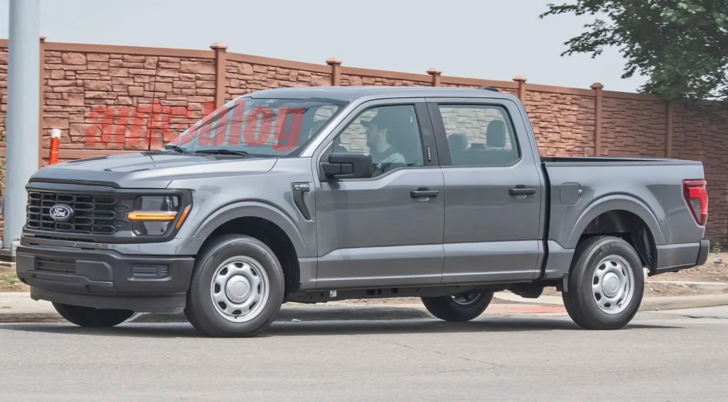 圖／Ford F-150新增混合動力車型將在底特律車展首度亮相。