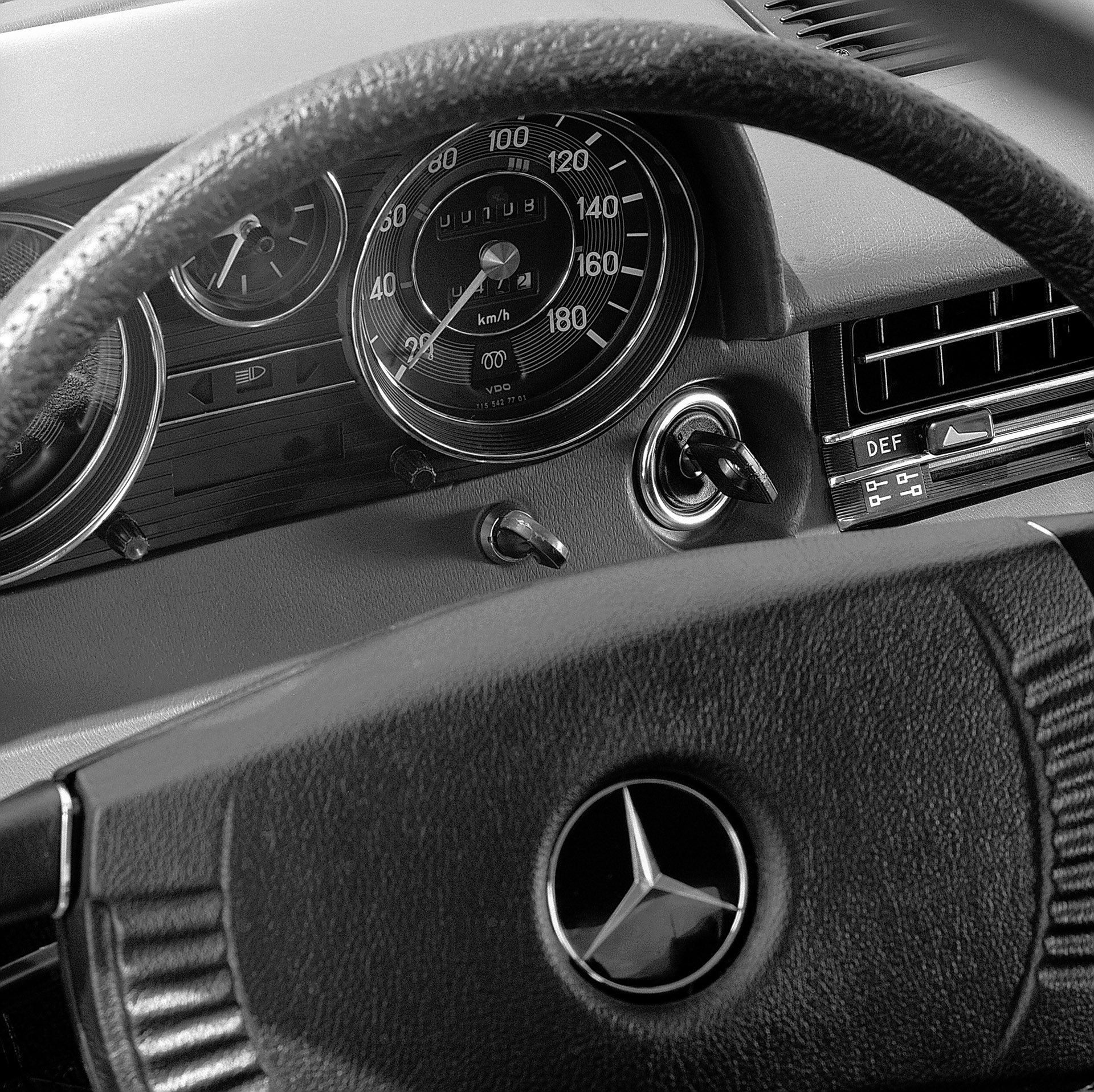 藉由獨特齒痕排列出基本的防盜功能，算是最為常見的鑰匙型態。圖片摘自：Mercedes-Benz