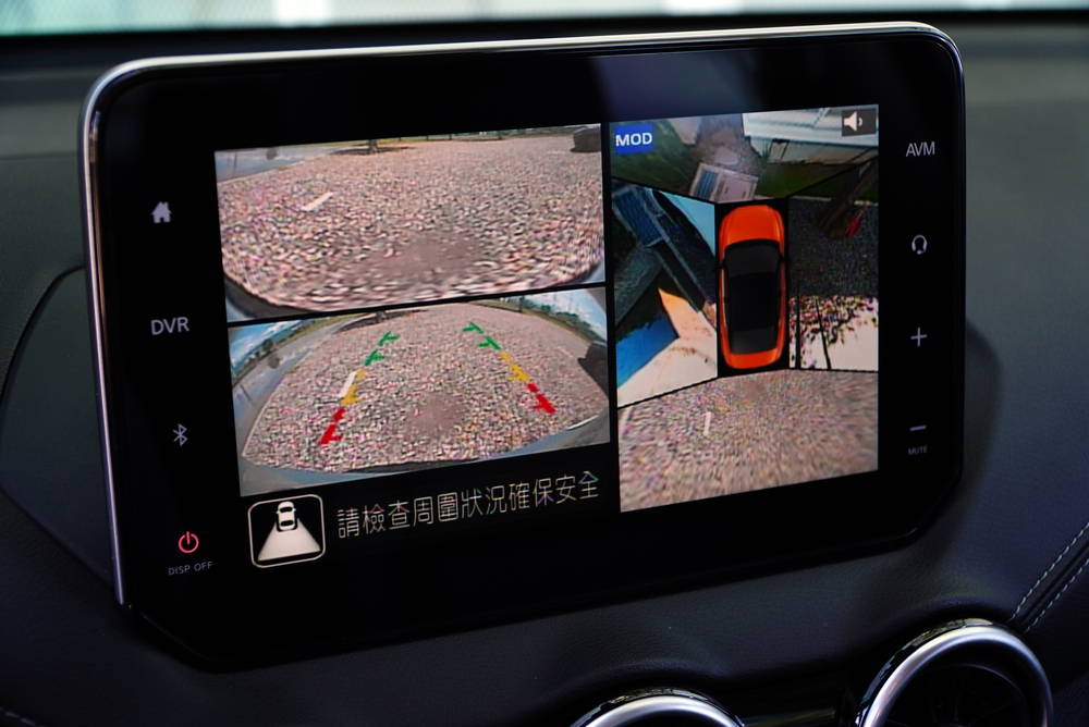3D AVM 360°立體環景影像系統/MOD移動物體偵測系統便於觀察車輛周邊狀況。