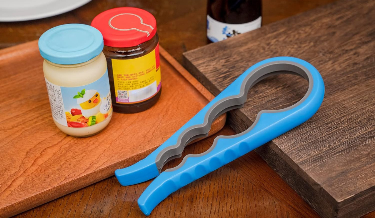 Shoppers with arthritis swear by this $9 nonslip jar opener