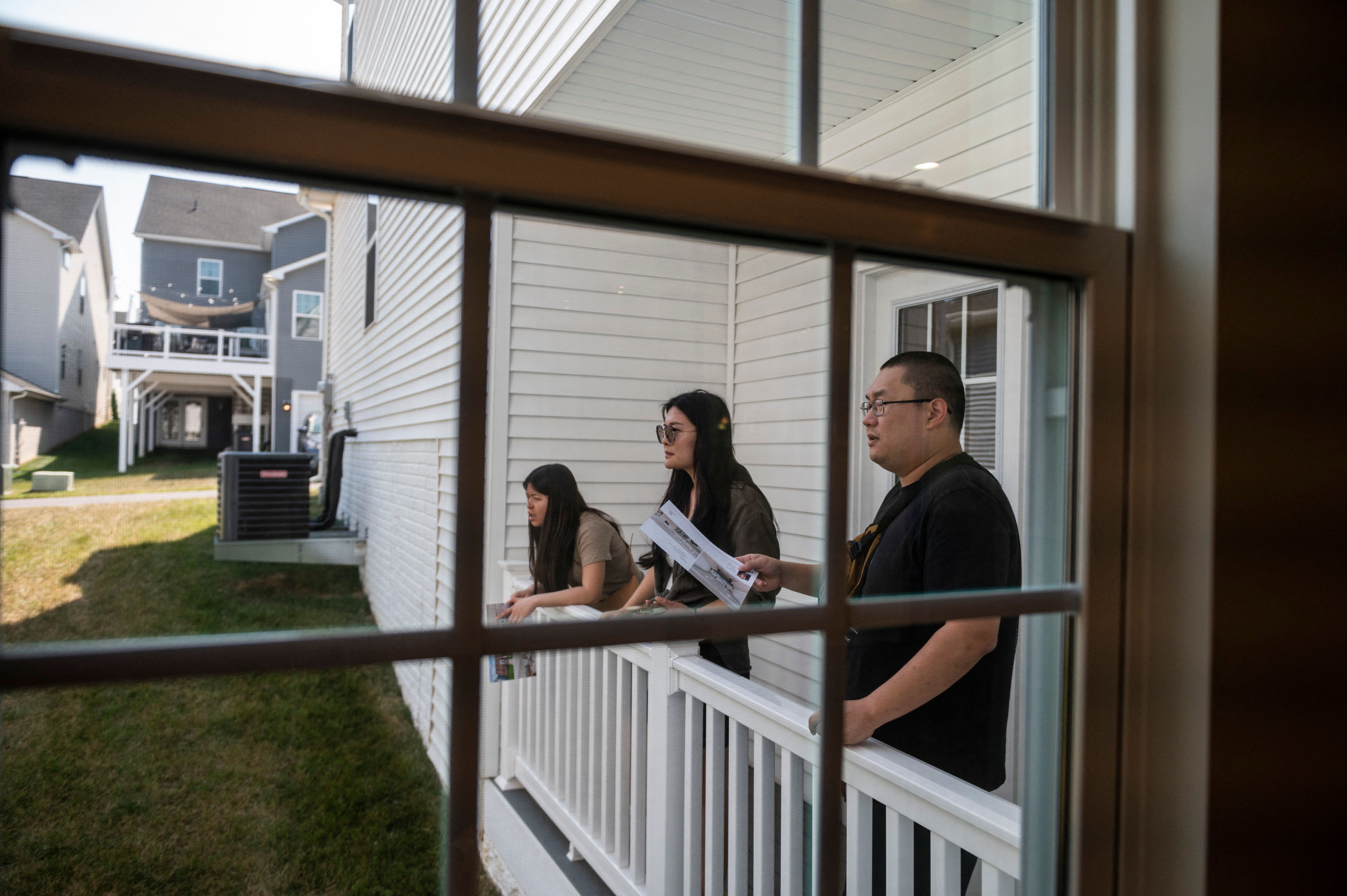 Pinched homebuyers turn to adjustable-rate mortgages to make the payment math work