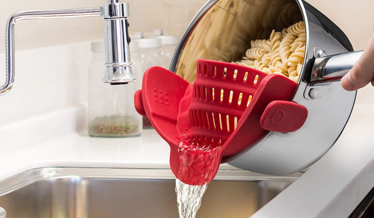 Kitchen Gizmo Snap 'n Strain Strainer Clip on Silicone Colander Fits All Pots