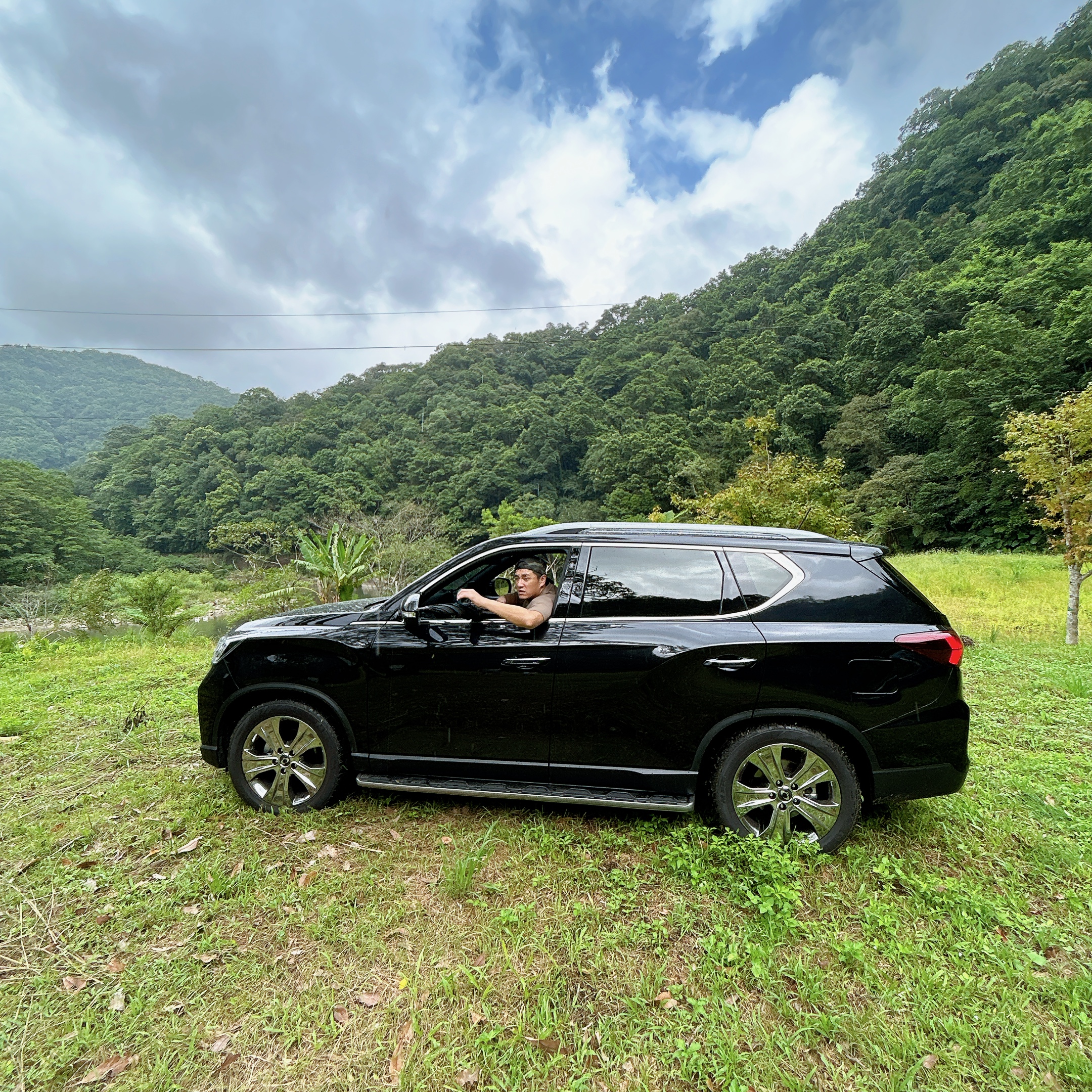 ▲阿布打趣地說，雙龍汽車的確比較冷門，但開在路上也因此常受注目。