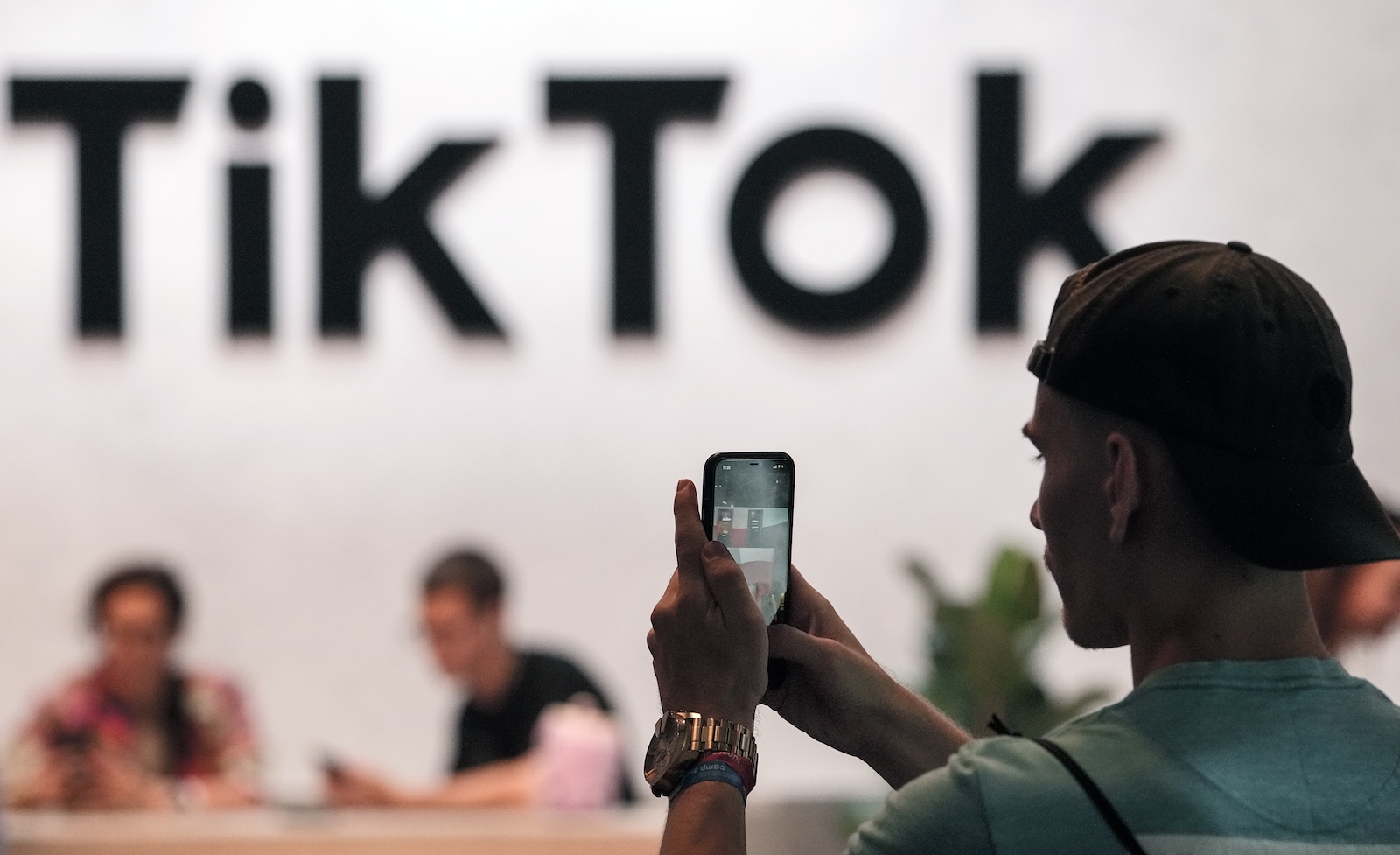 拜登已簽字通過要求 TikTok 脫離字節跳動的法案