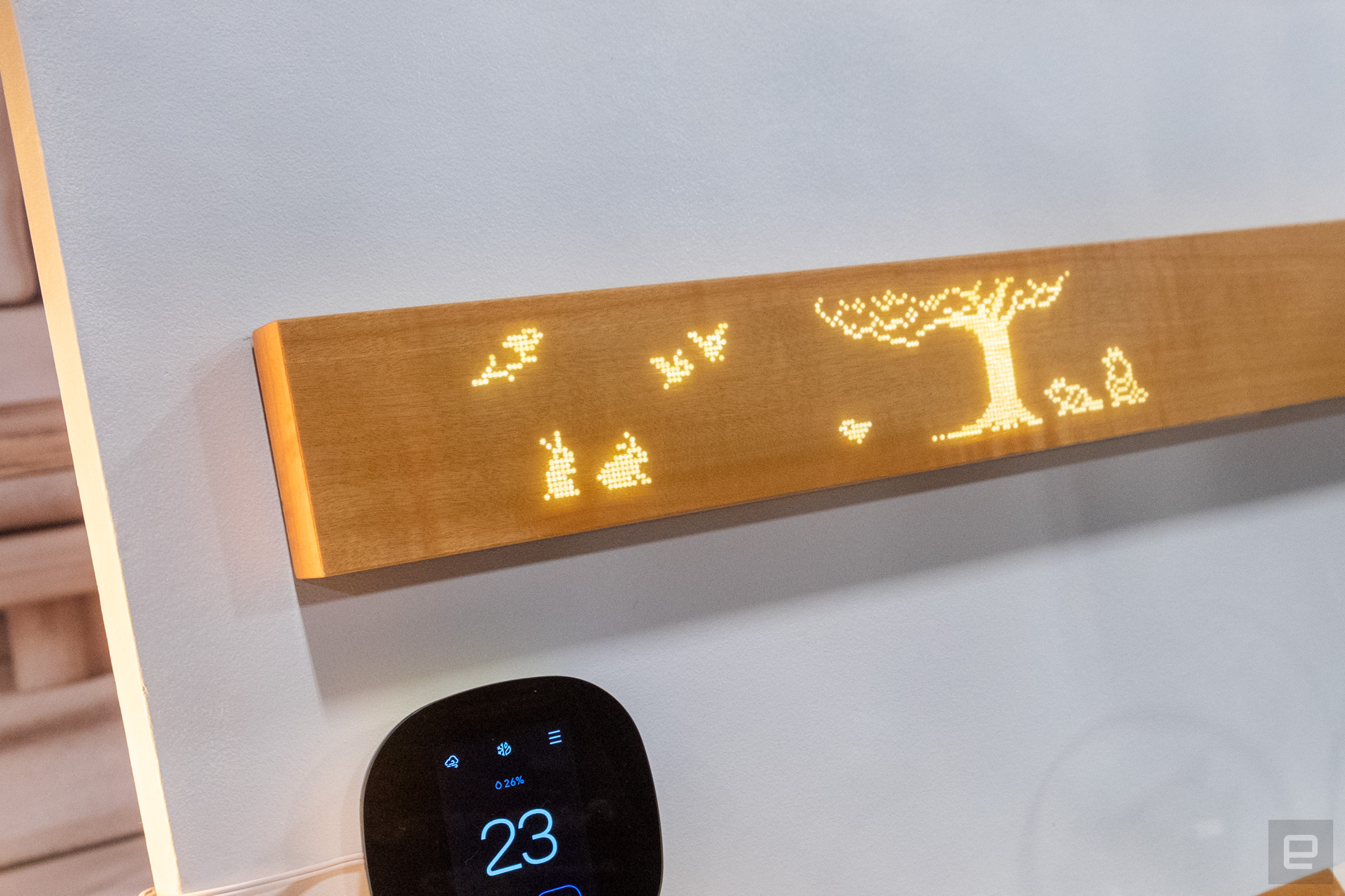 کنترلر خانه هوشمند چوبی عجیب و غریب Mui فردا با شروع نمایشگاه CES 2024 به Kickstarter می رسد.