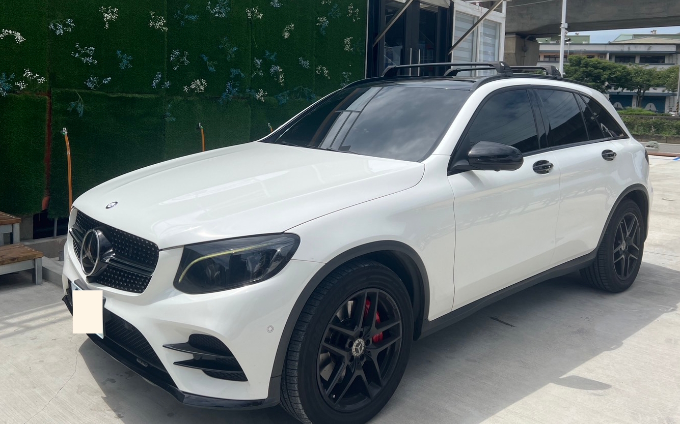 ▲賴鴻誠入手GLC 250 AMG，看中的就是它的動感外型。