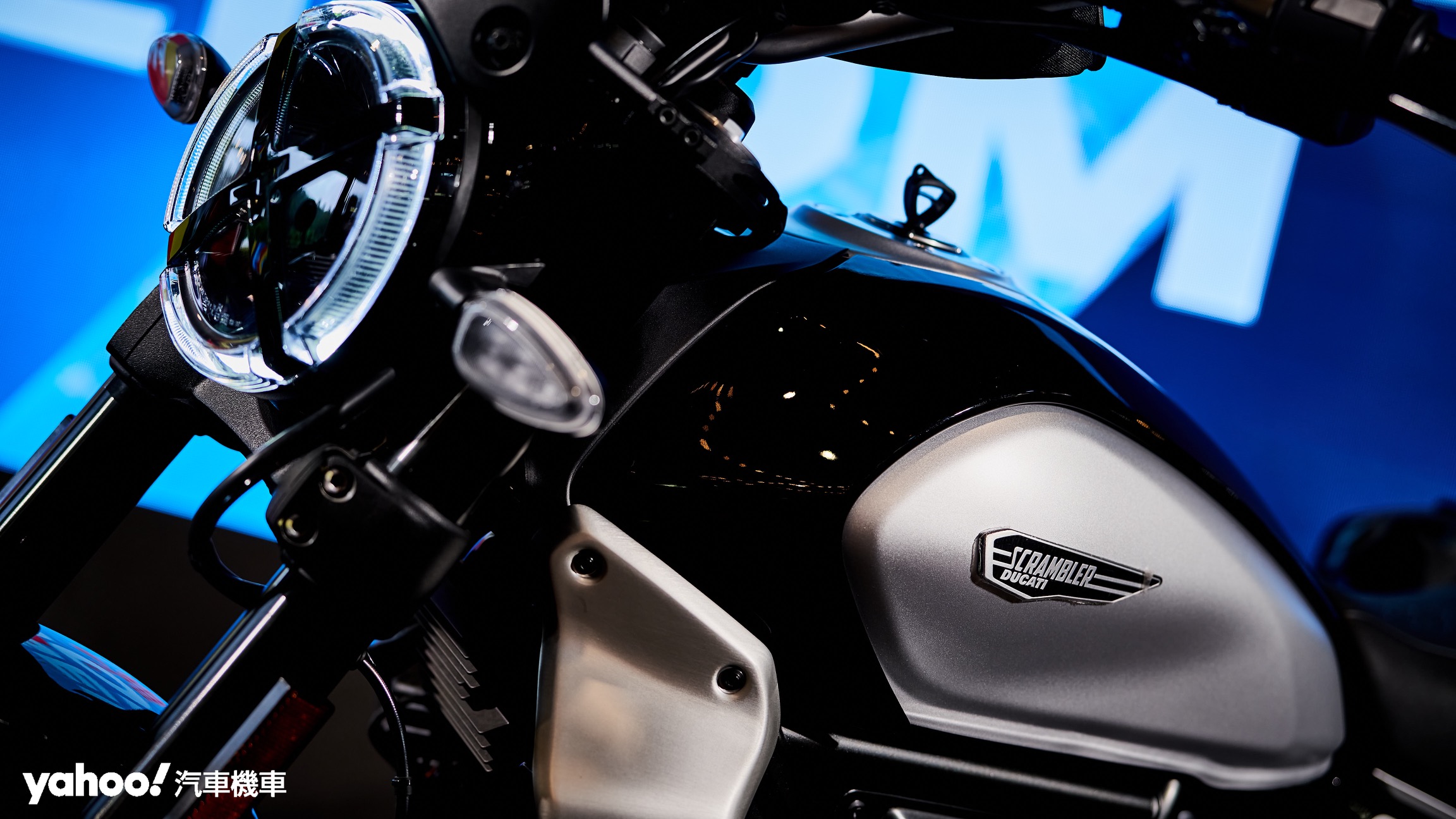 鋼製油箱與全新飾蓋造型改變了Scrambler Ducati的風格走向但不失經典元素。