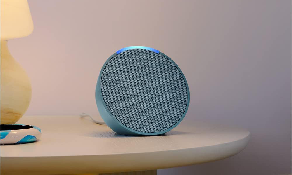 Obtenga un altavoz Echo Pop con una bombilla inteligente TP-Link gratis por solo $ 23