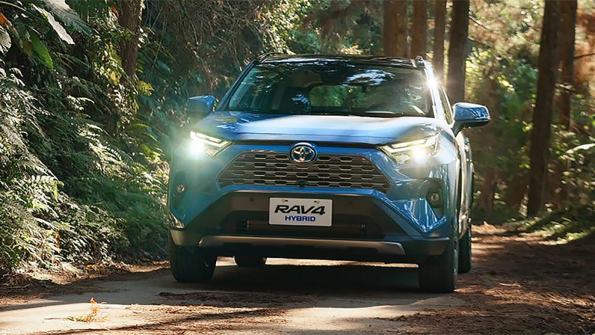 ▲本月一般進口車榜單，王者休旅Toyota RAV4以1,780輛坐穩冠軍。圖／Toyota 