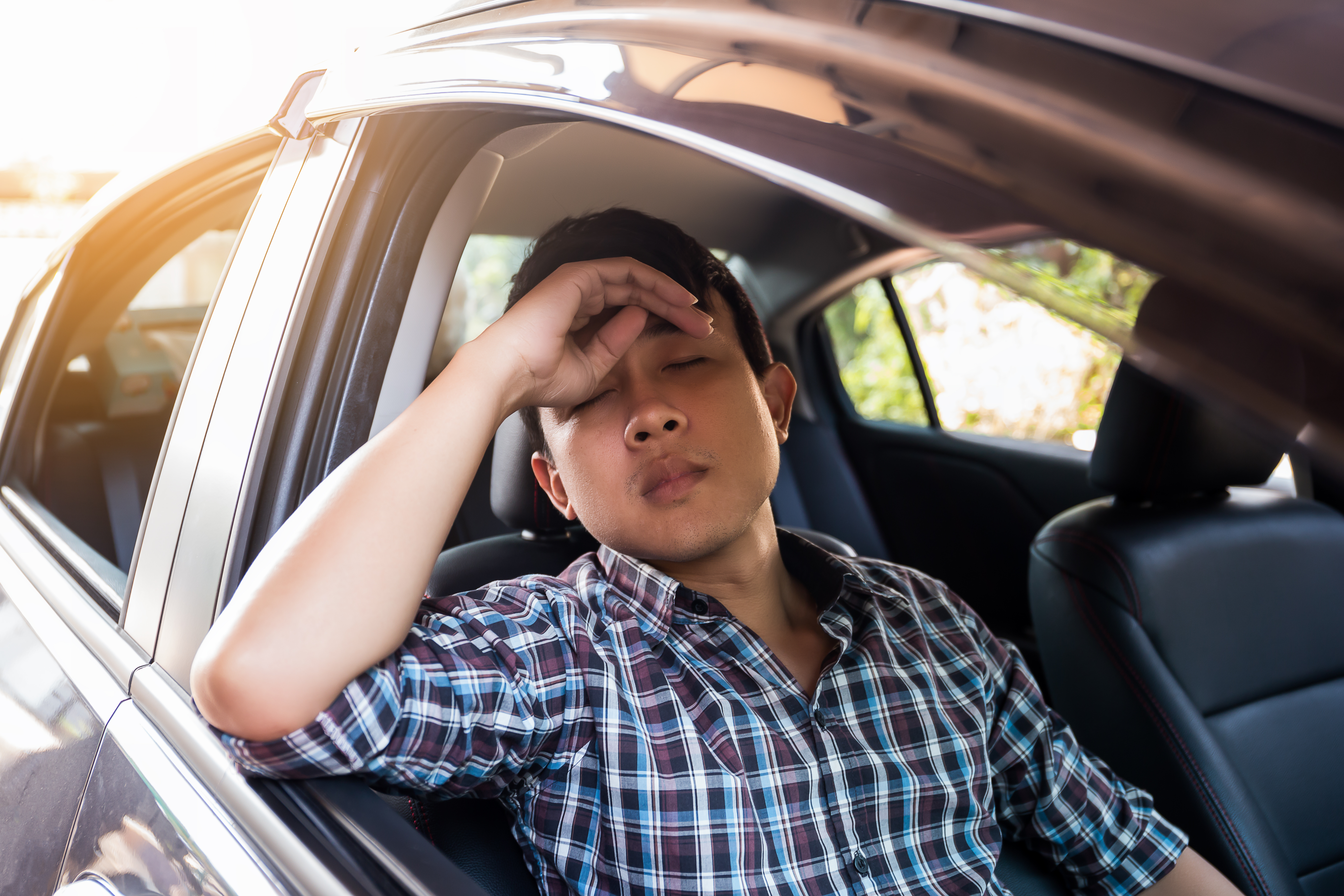 ▲氣味也可能導致暈車，若車室空氣品質差，建議可以打開車窗，讓新鮮空氣流通，或許能緩解暈車症狀。（示意圖／Getty Images）