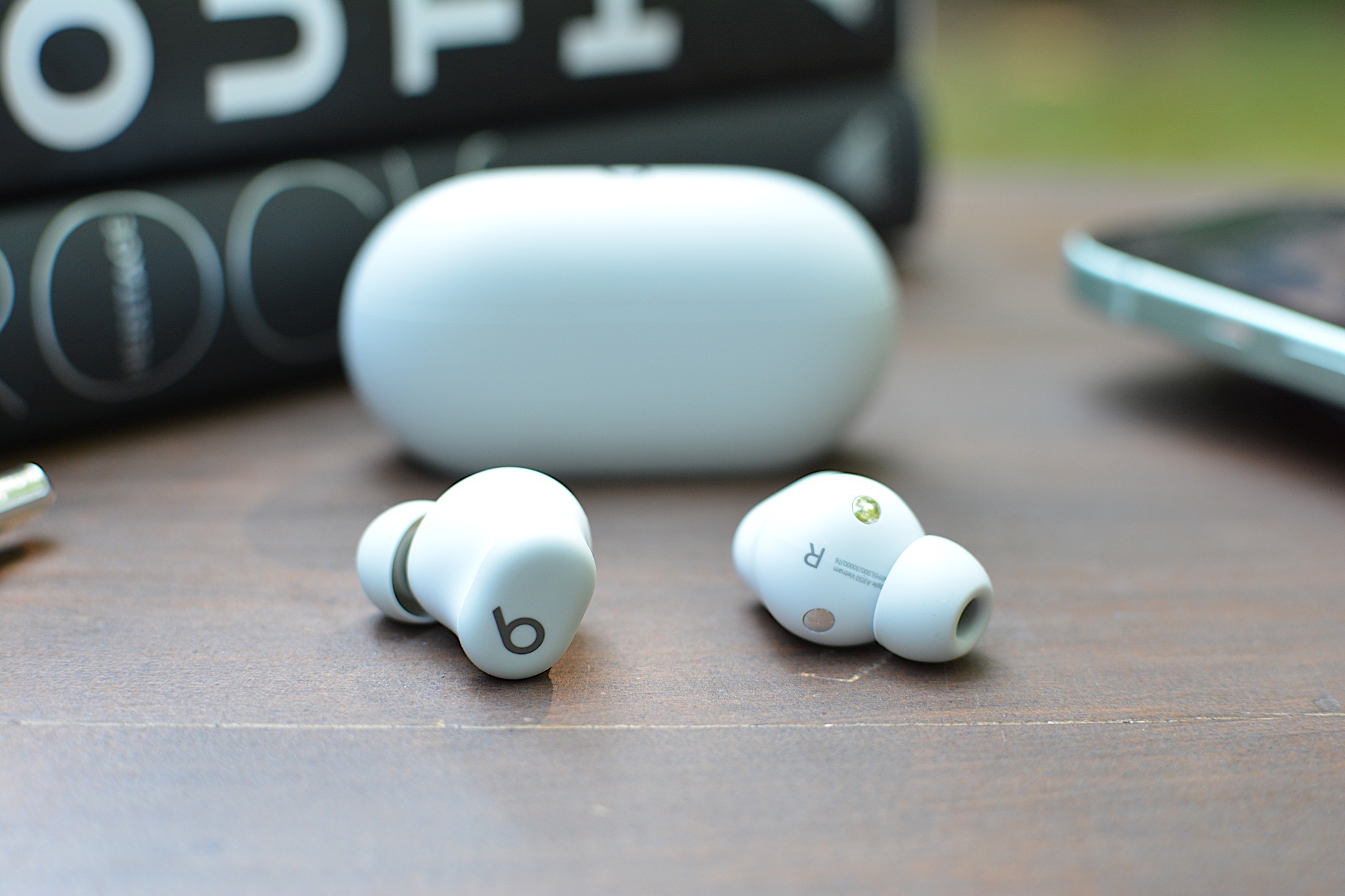 The Solo Buds carry a similar overall design to other recent Beats earbuds. 