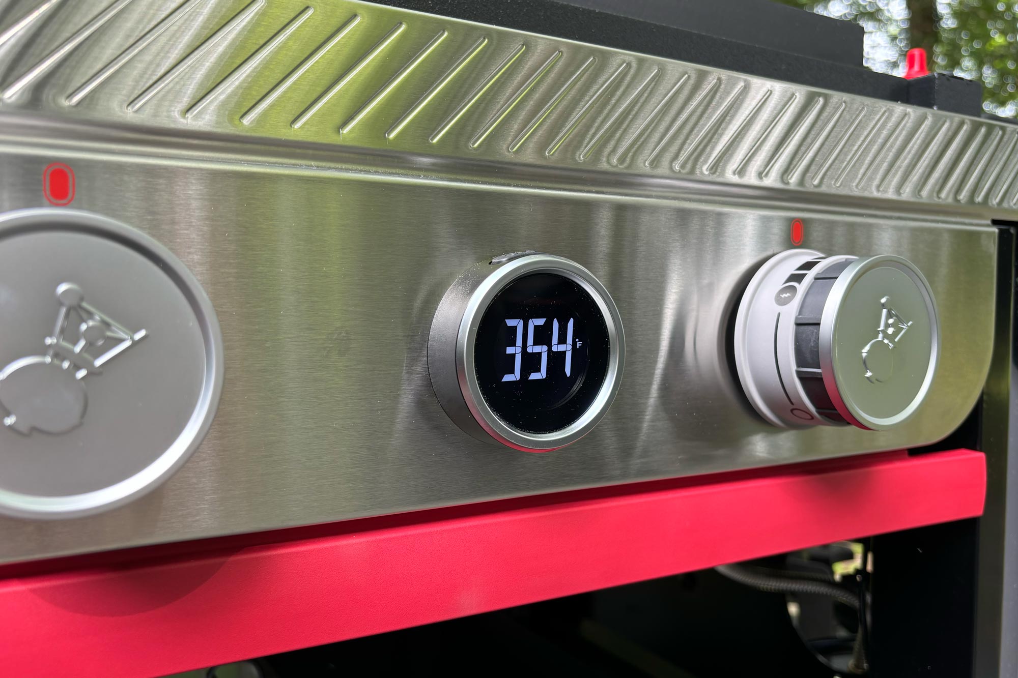 The digital temperature display is easy to read and comes in handy during every cook. 
