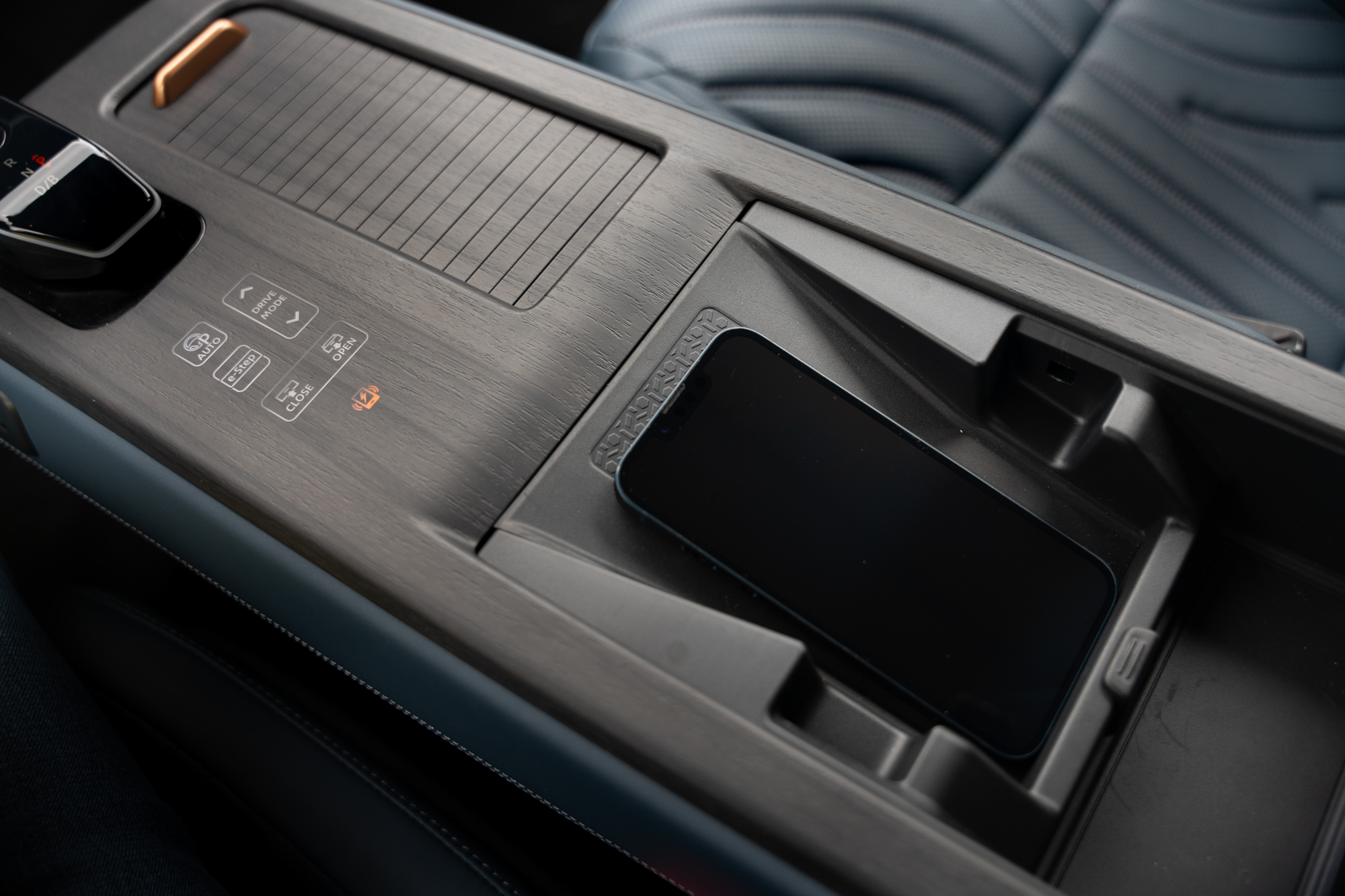 木紋輕隱icon觸控式面板大幅提升座艙的平整度與質感呈現。（圖片來源：2024 Nissan）