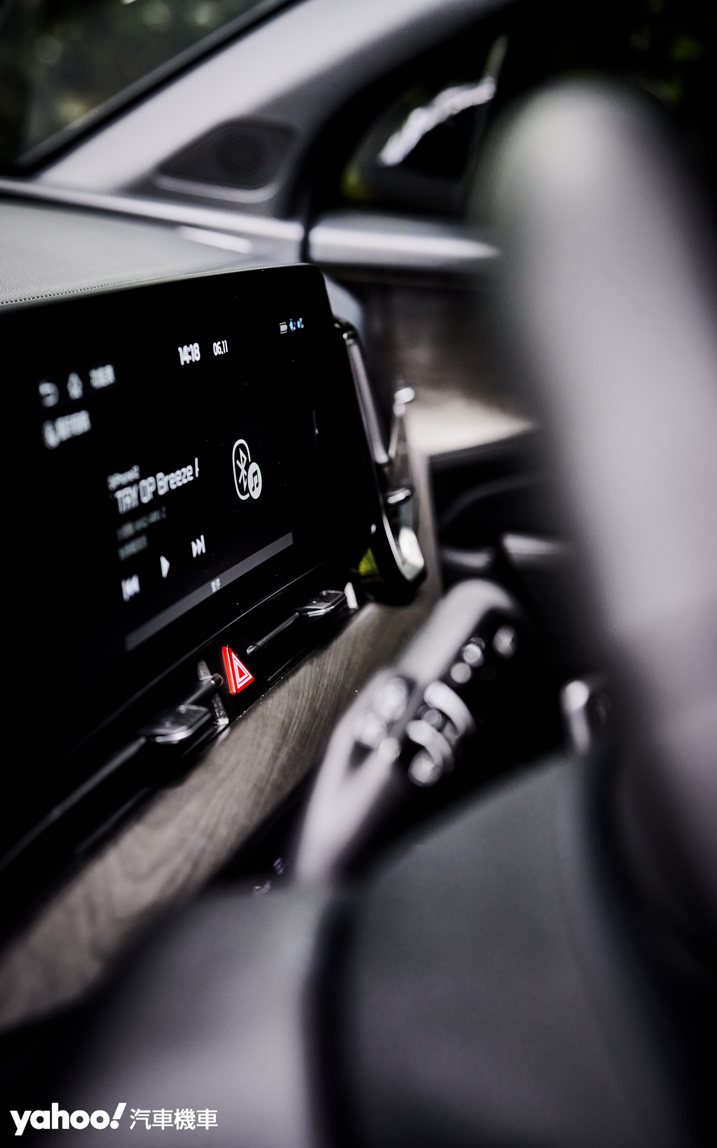除了憑藉硬體設備展現科技感外，KIA Sportage X-Line 4WD也透過內裝材質的選用直接增加了車室空間的豪華感受。